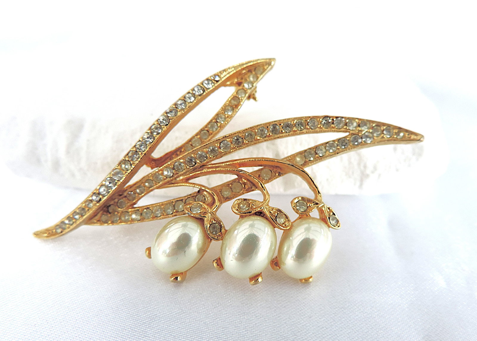 Vintage Crystal & Faux Pearl Brooch - 3