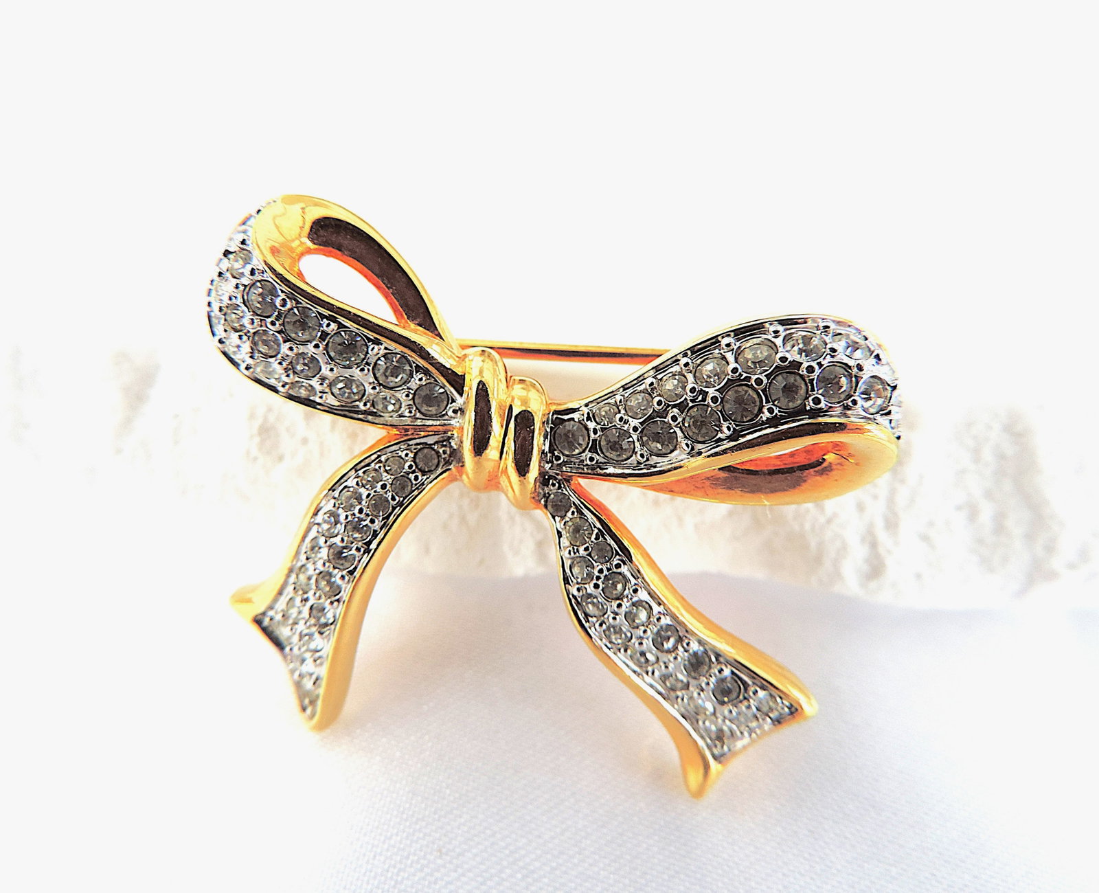 Vintage 18k Gold Plated Austrian Crystal Bow Brooch c.1980's - 2