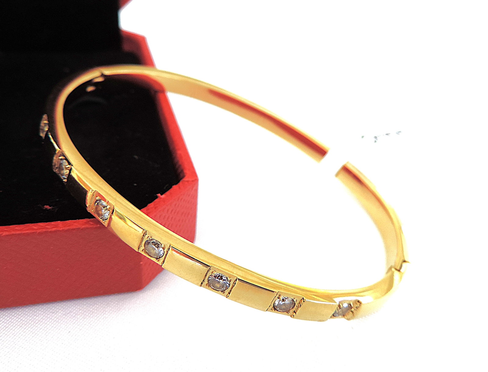 Orrevé 18k Gold Plated White Zircon Gemstone Bracelet 'New' - 3
