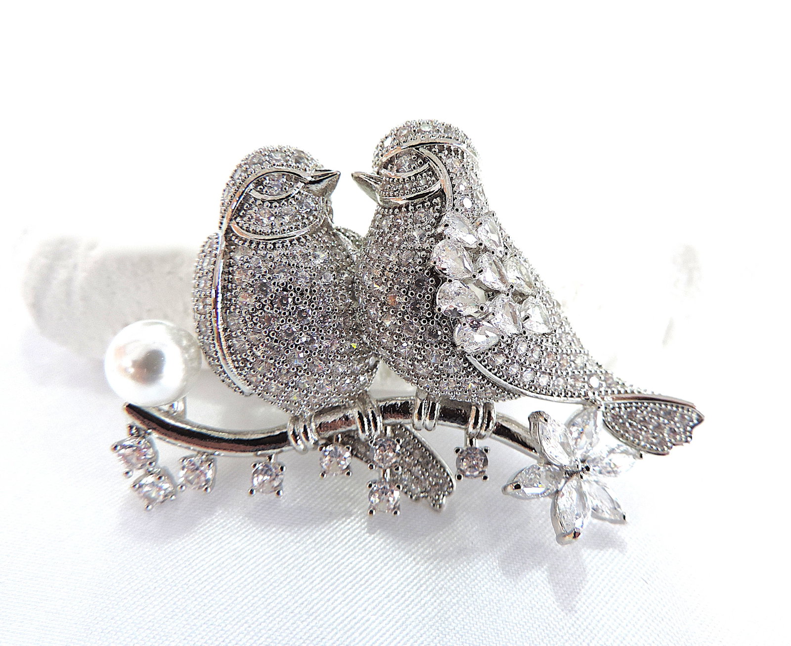 Silver White Zircon Gemstone Lovebirds Brooch With Gift Box - 3
