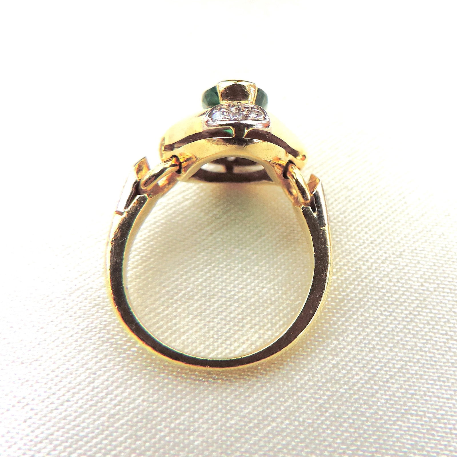 David Morris 18k Gold 1.24 Carat Emerald and Diamond Ring - 11