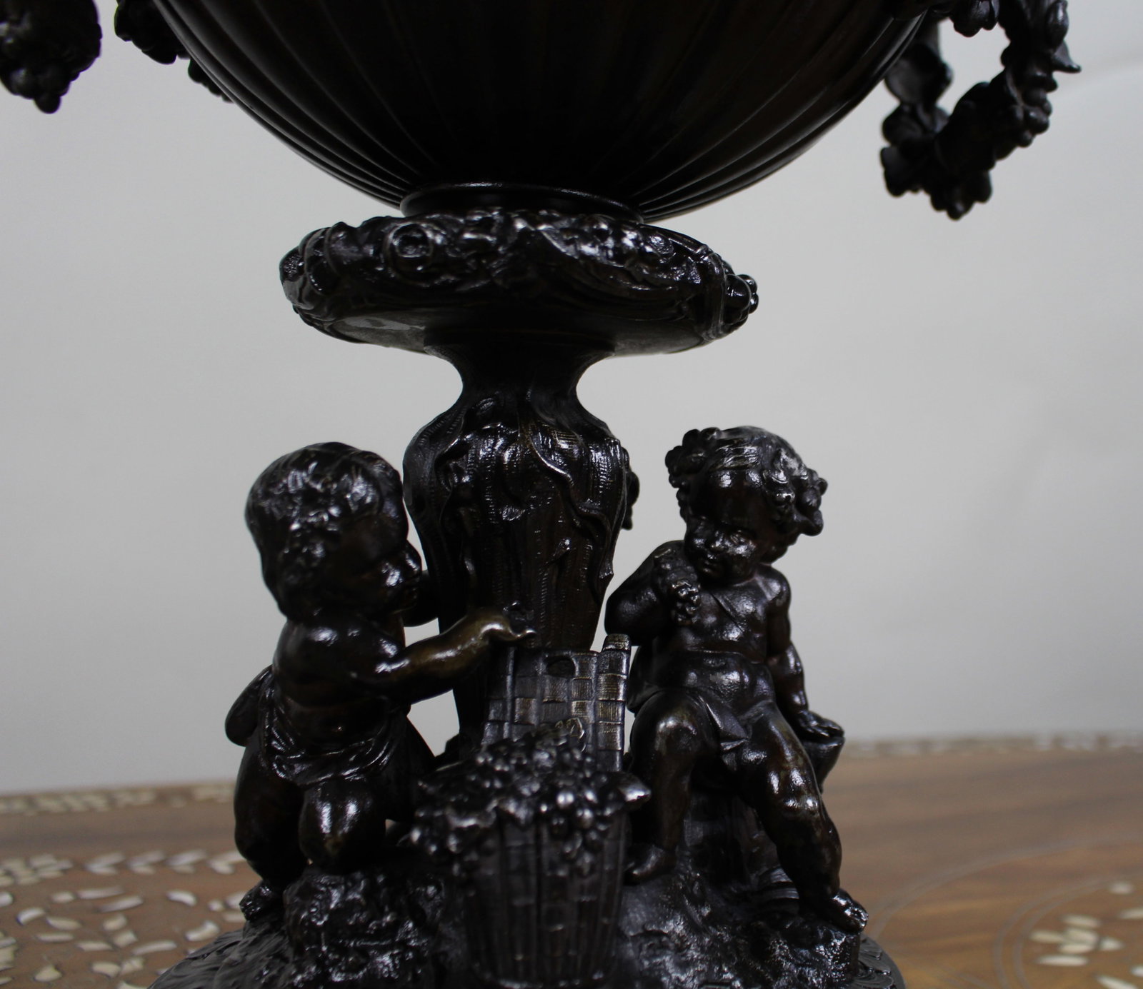 Pair of French Bronzed Spelter Urns with Bacchic Masks and Putti, Circa 1880 - 17