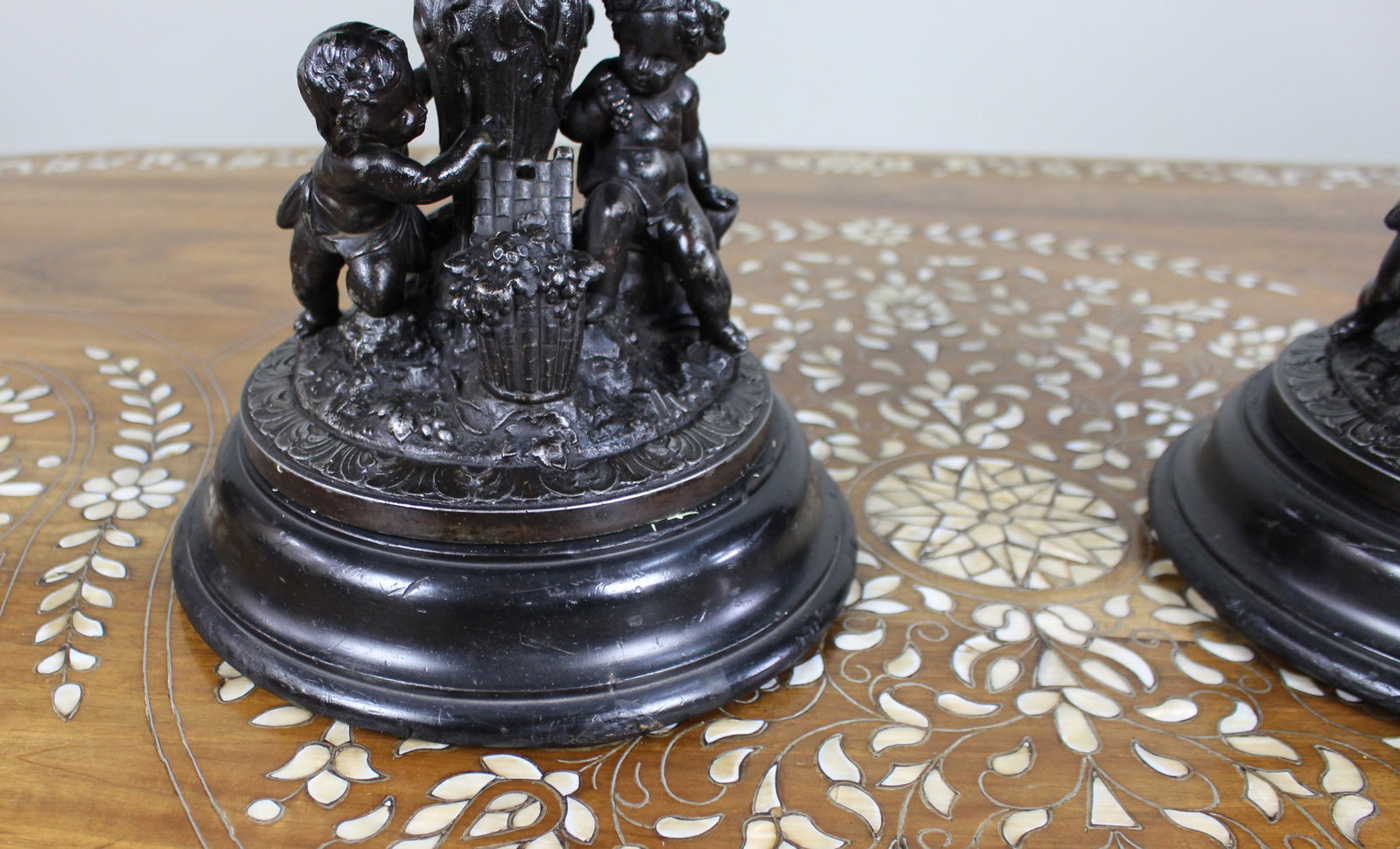Pair of French Bronzed Spelter Urns with Bacchic Masks and Putti, Circa 1880 - 6