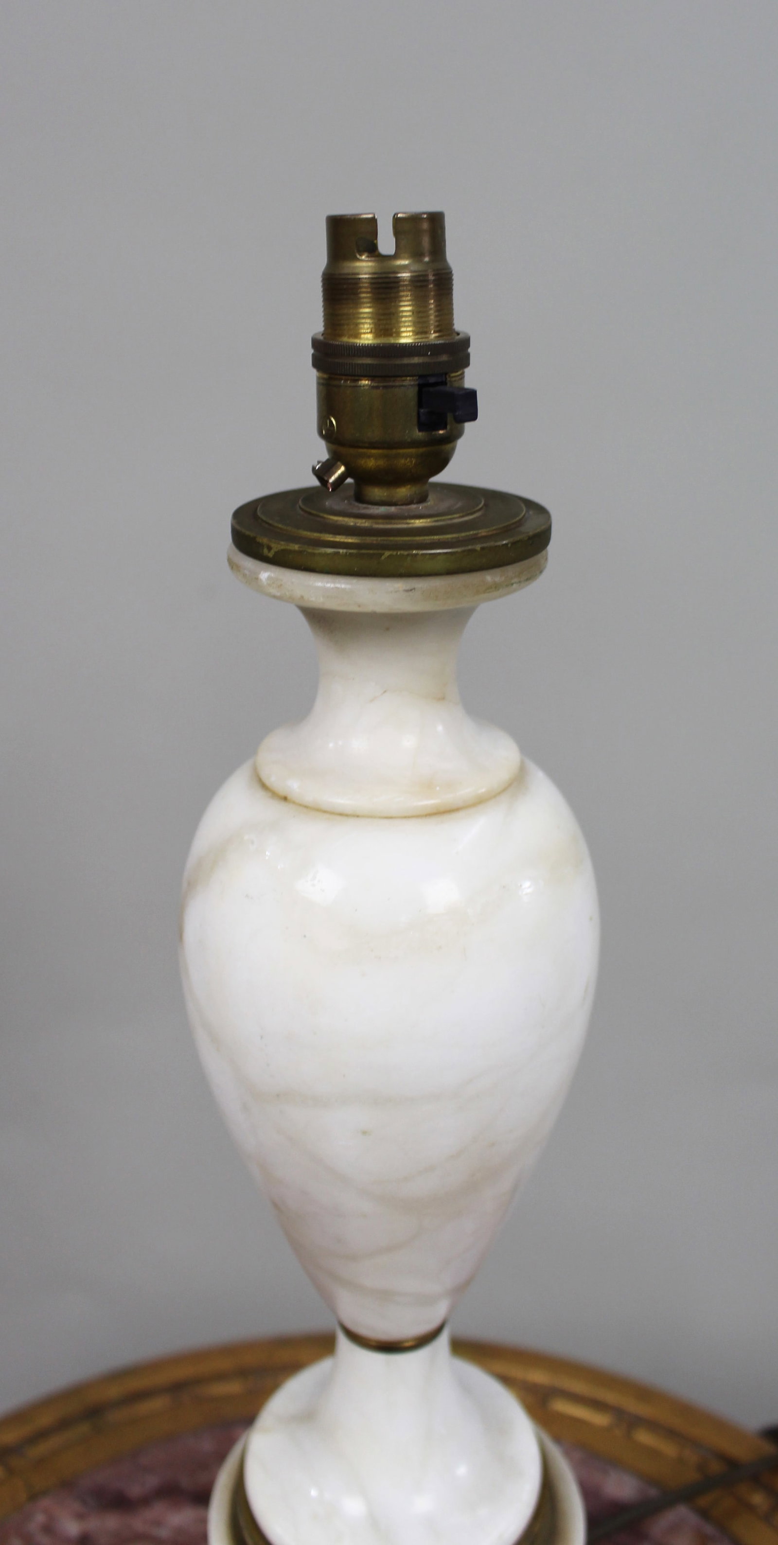 Vintage White Alabaster and Brass Table Lamp - 3
