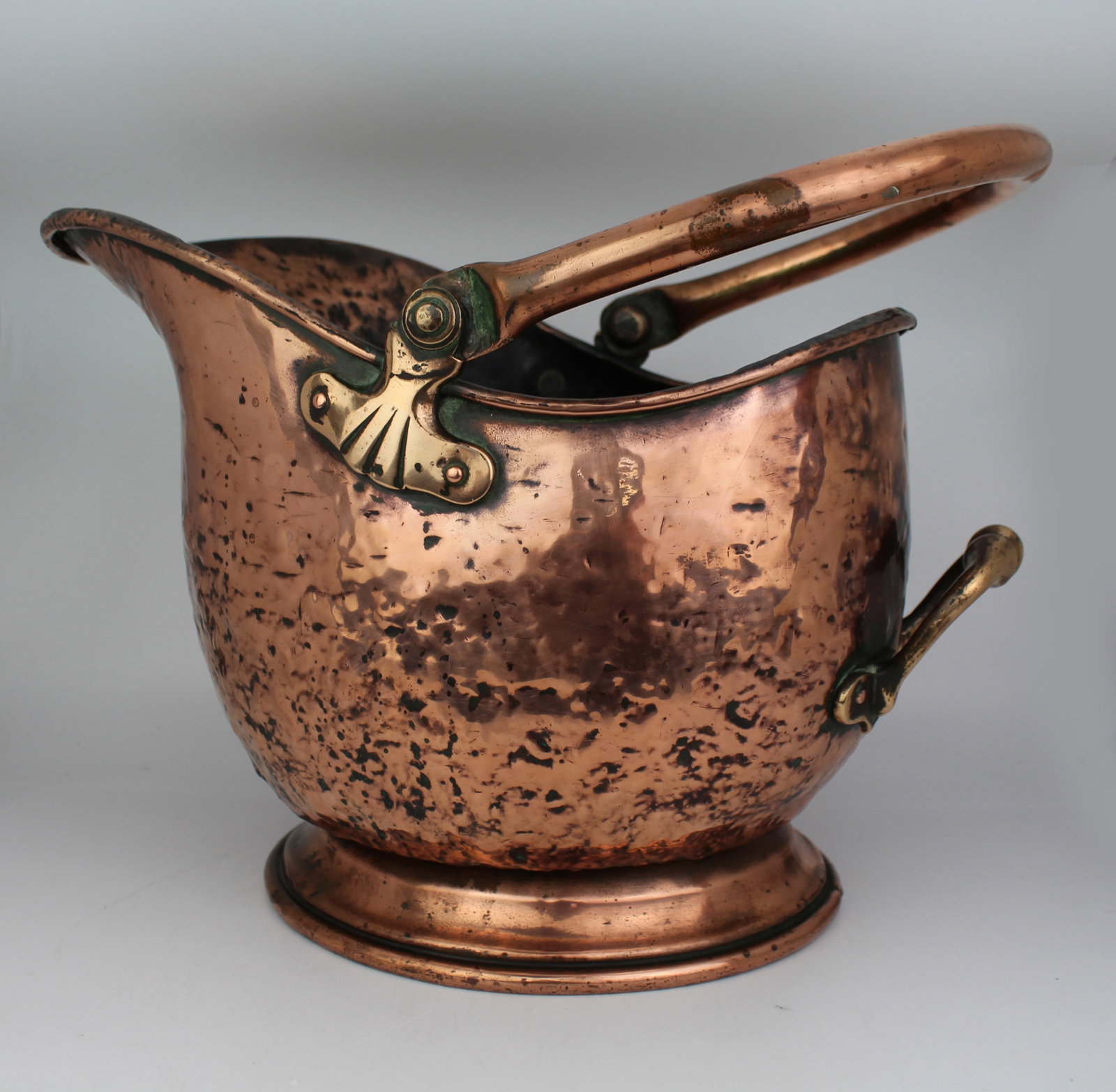 Victorian Copper Helmet Coal Scuttle with Brass Mounts - 4