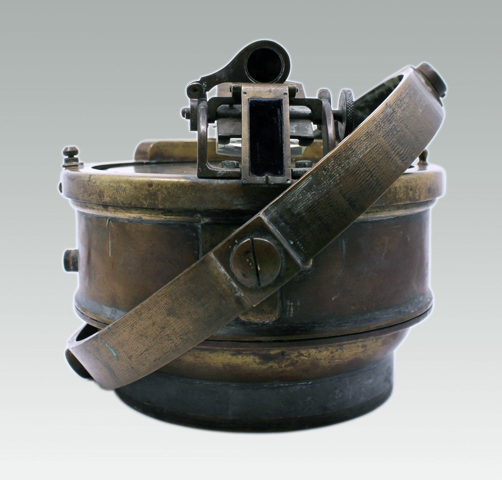 Early 20th Century Bronze and Brass Gimballed Ship's Compass by F. Smith & Sons - 8