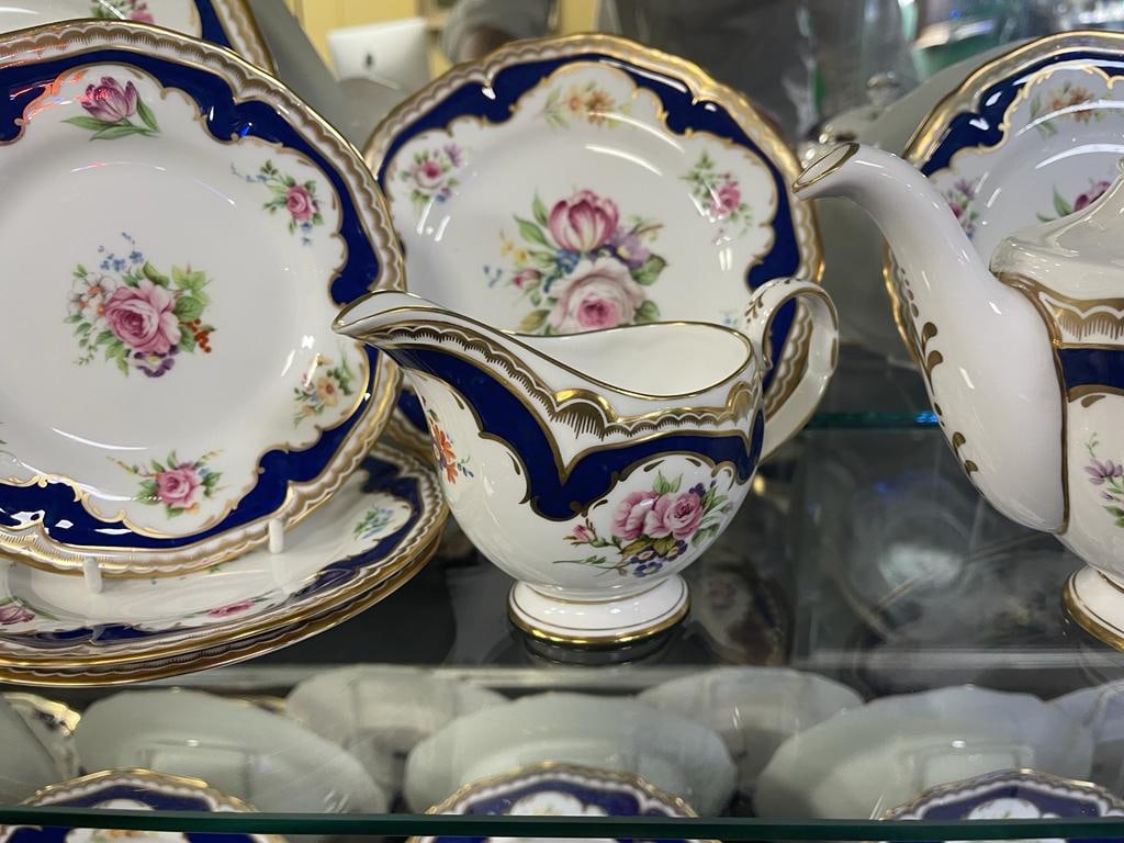 Royal Worcester Charlotte Dinner Service 70 Pieces - 10