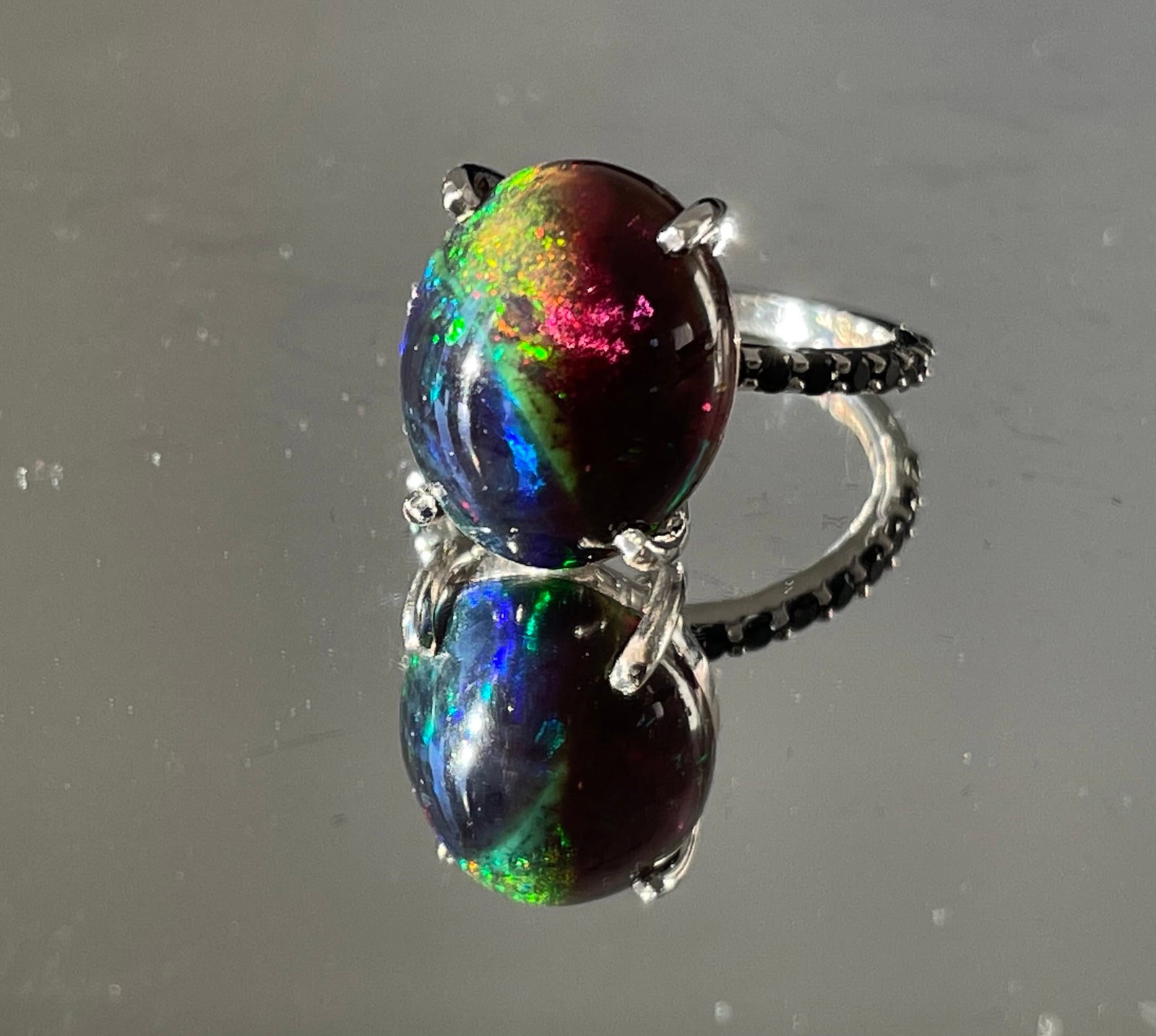 Beautiful 7.45 CT Natural Black Opal Ring With Natural Black Diamond & 18k Gold - 2