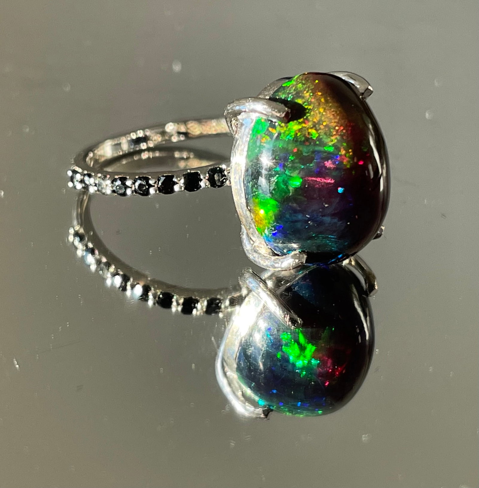 Beautiful 7.45 CT Natural Black Opal Ring With Natural Black Diamond & 18k Gold - 3