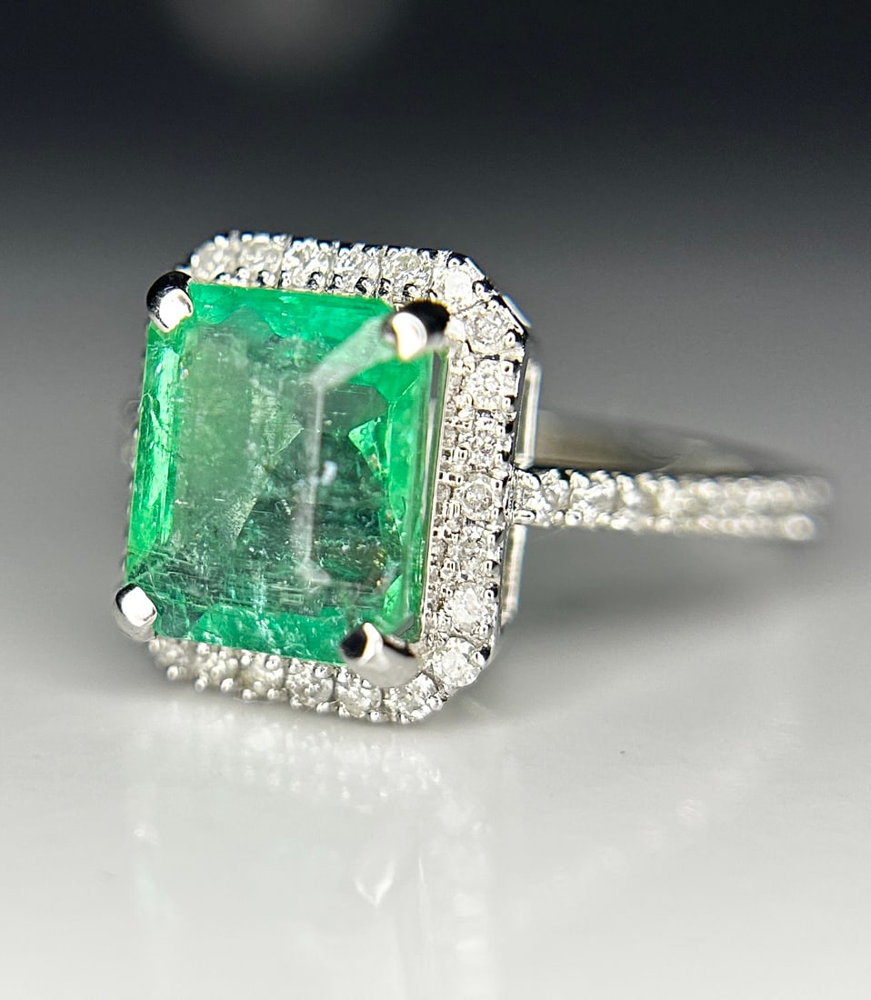 Beautiful 2.59ct Natural Columbian Emerald With Natural Diamonds & 18k Gold - 3