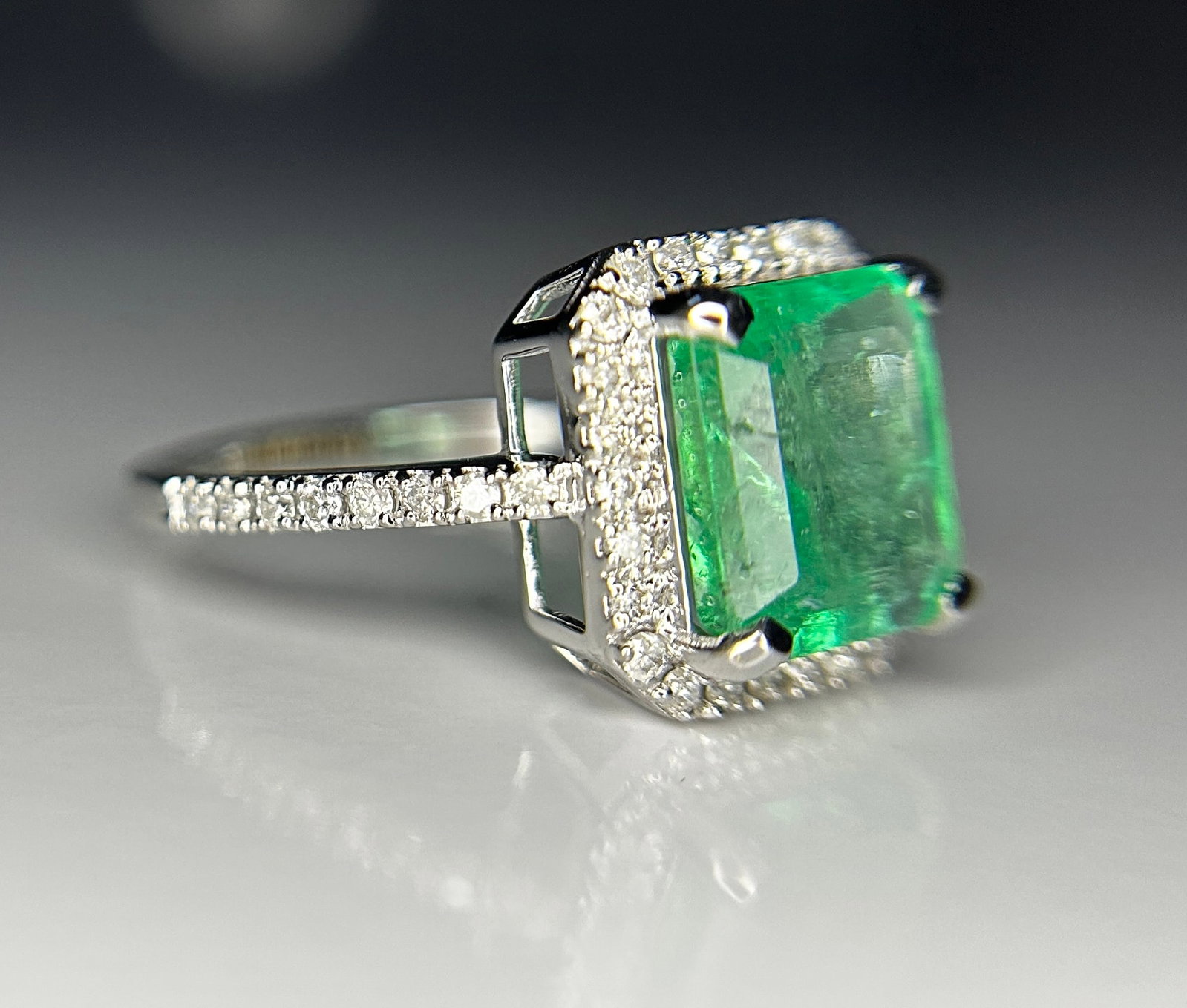 Beautiful 2.59ct Natural Columbian Emerald With Natural Diamonds & 18k Gold - 6
