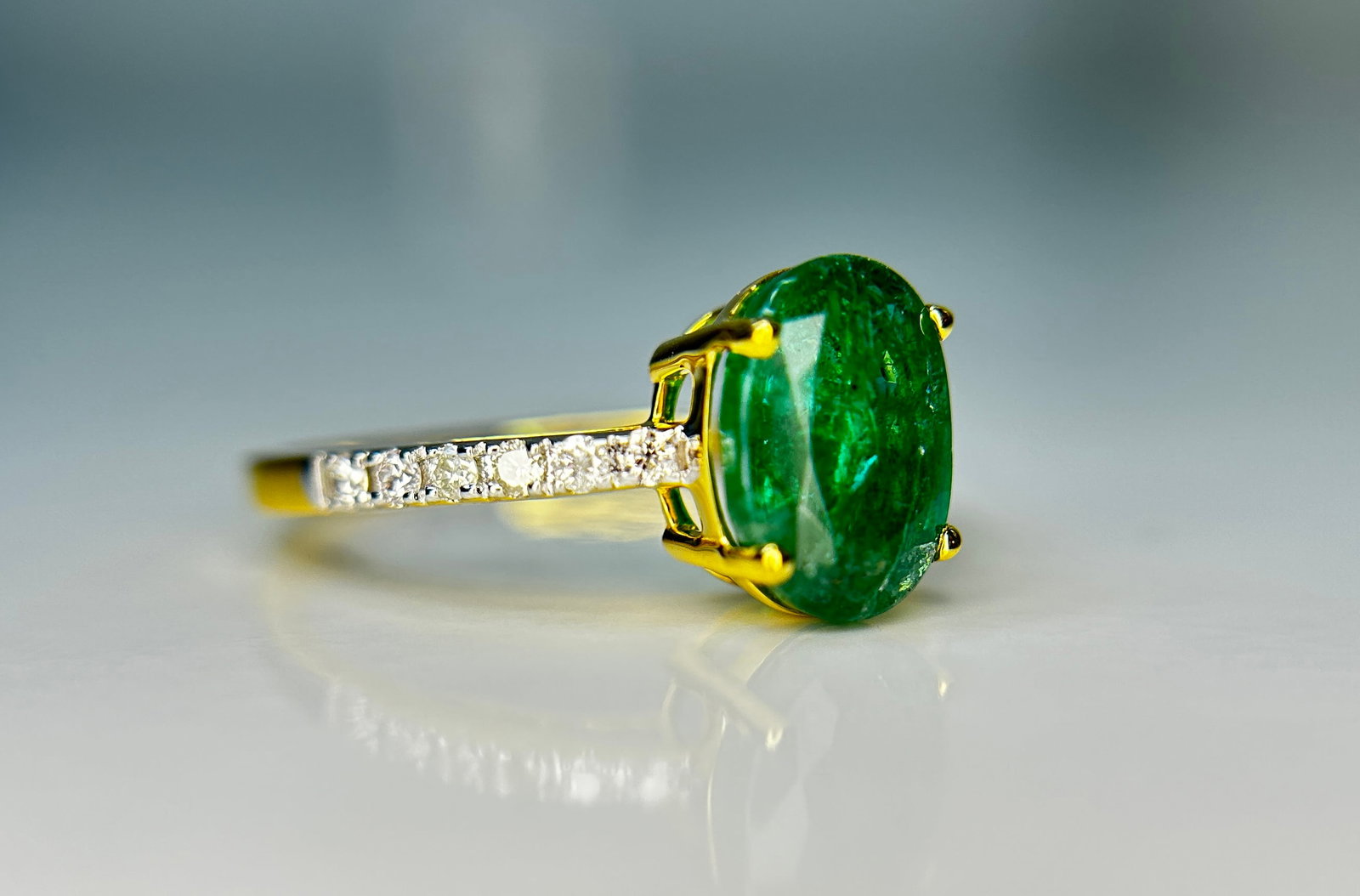 Beautiful Natural Emerald 2.02 CT With Natural Diamonds & 18k Gold - 6