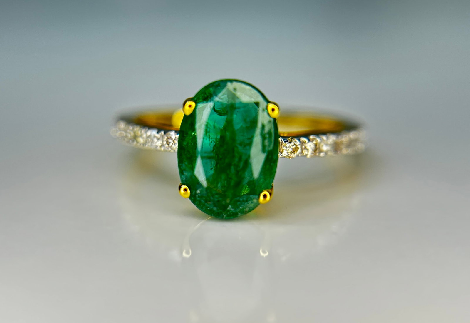 Beautiful Natural Emerald 2.02 CT With Natural Diamonds & 18k Gold - 7
