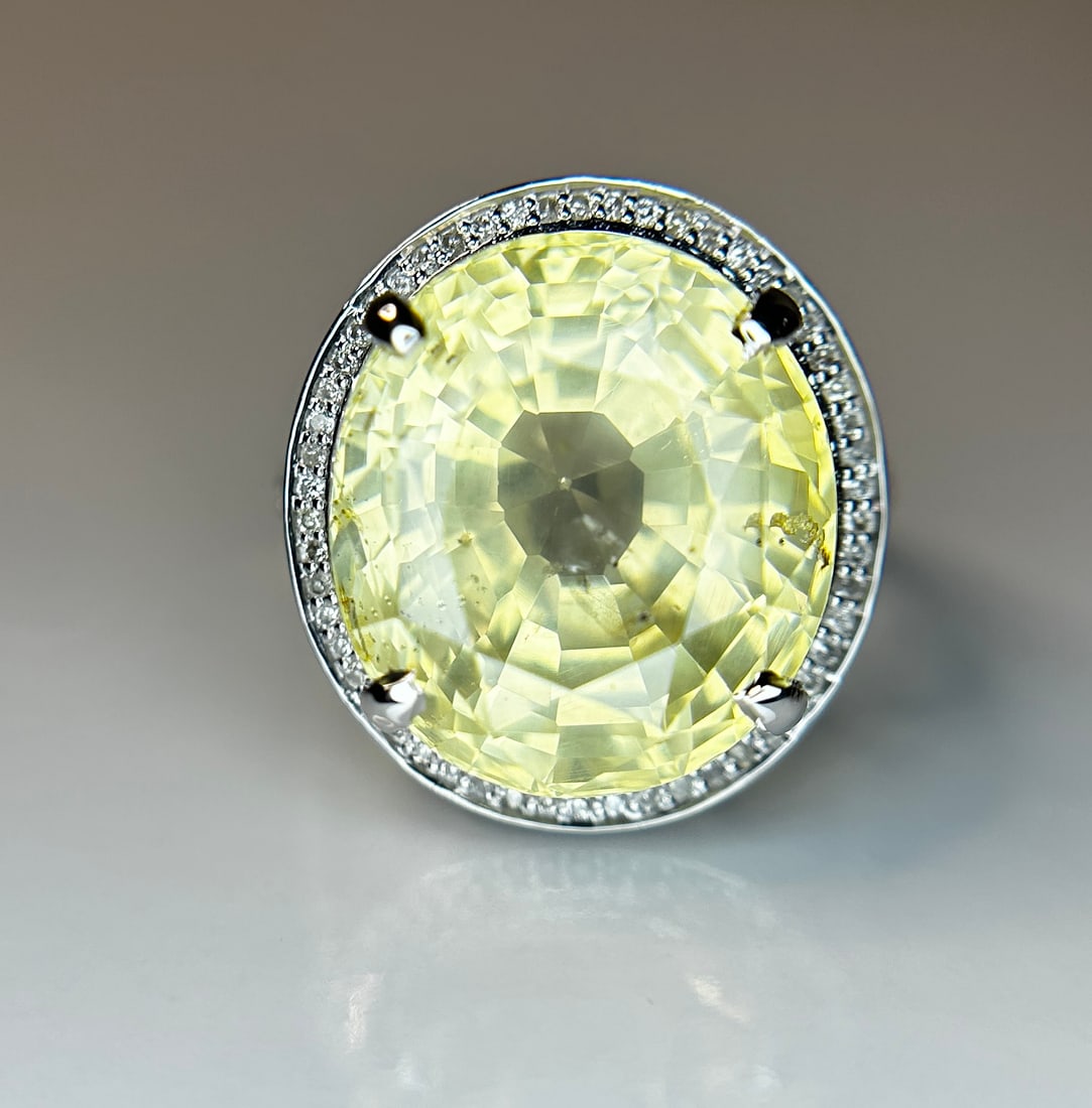 Beautiful 21.74 CT Unheated Ceylon Yellow Sapphire With Natural Diamonds & 18k Gold - 2