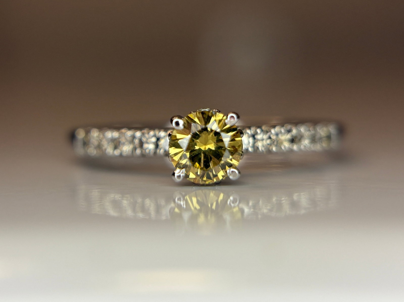 Beautiful 0.26 Ct Natural Champagne Solitaire Diamond & 18k Gold: Title: Beautiful 0.26 Ct Natural Champagne Solitaire Diamond & 18k Gold Description: Beautiful 0.26 Ct Natural Champagne Solitaire Diamond & 18k Gold Total Carat Weight - 0.44 Carat 