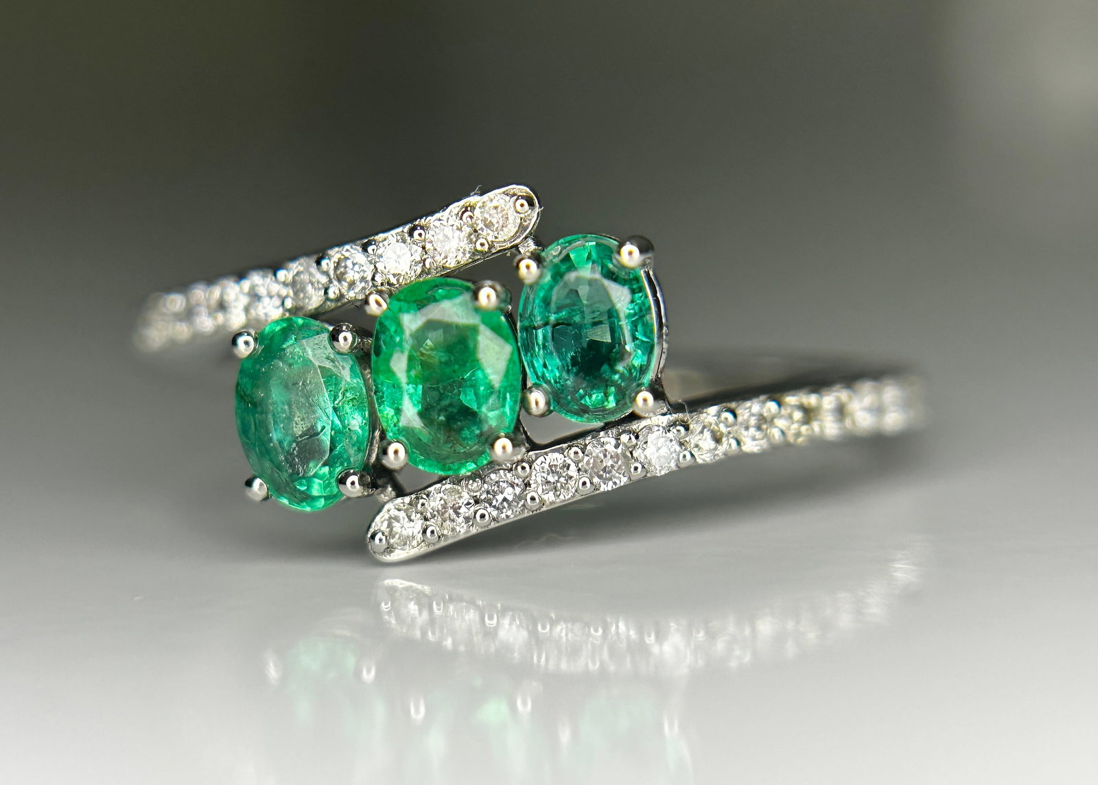 Beautiful 0.62Ct Natural Emerald Ring With Natural Diamonds & Platinum 950 - 3