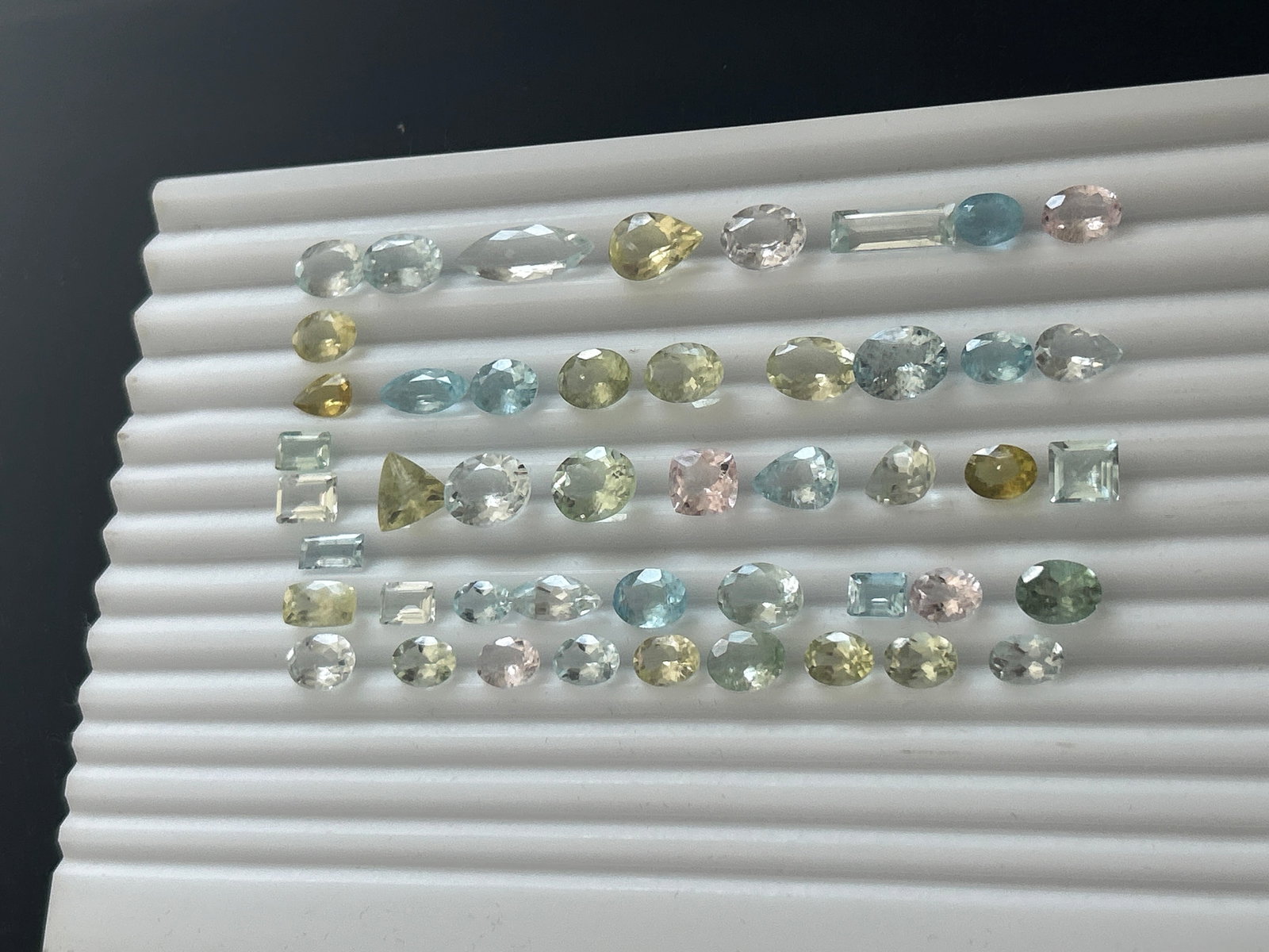 77.05ct Natural Blue and Green Aquamarine and Pink Morganite - 6