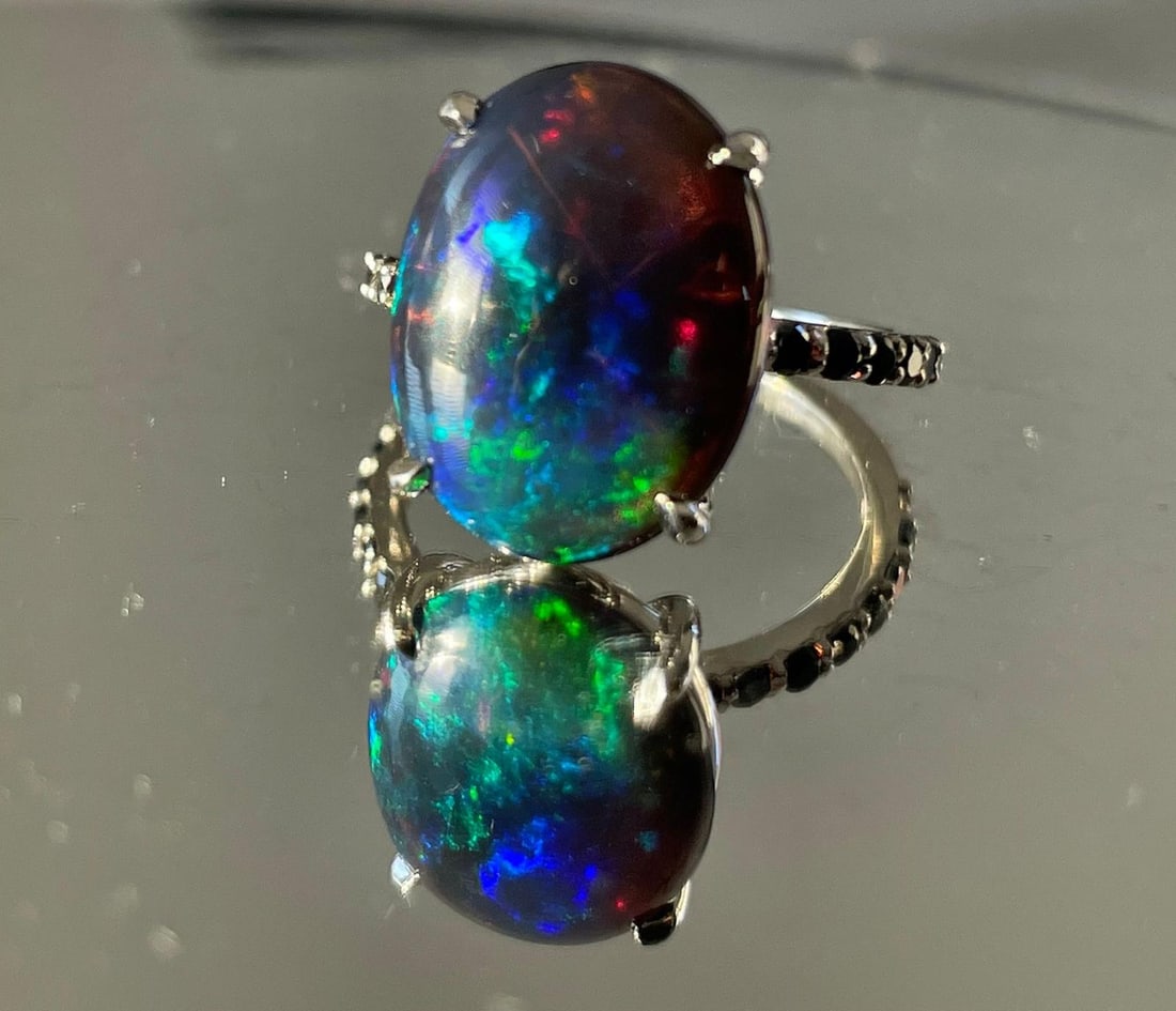 Beautiful 5.22 CT Natural Black Opal Ring With Natural Black Diamond & 18k Gold - 3