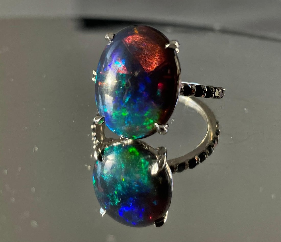 Beautiful 5.22 CT Natural Black Opal Ring With Natural Black Diamond & 18k Gold - 5