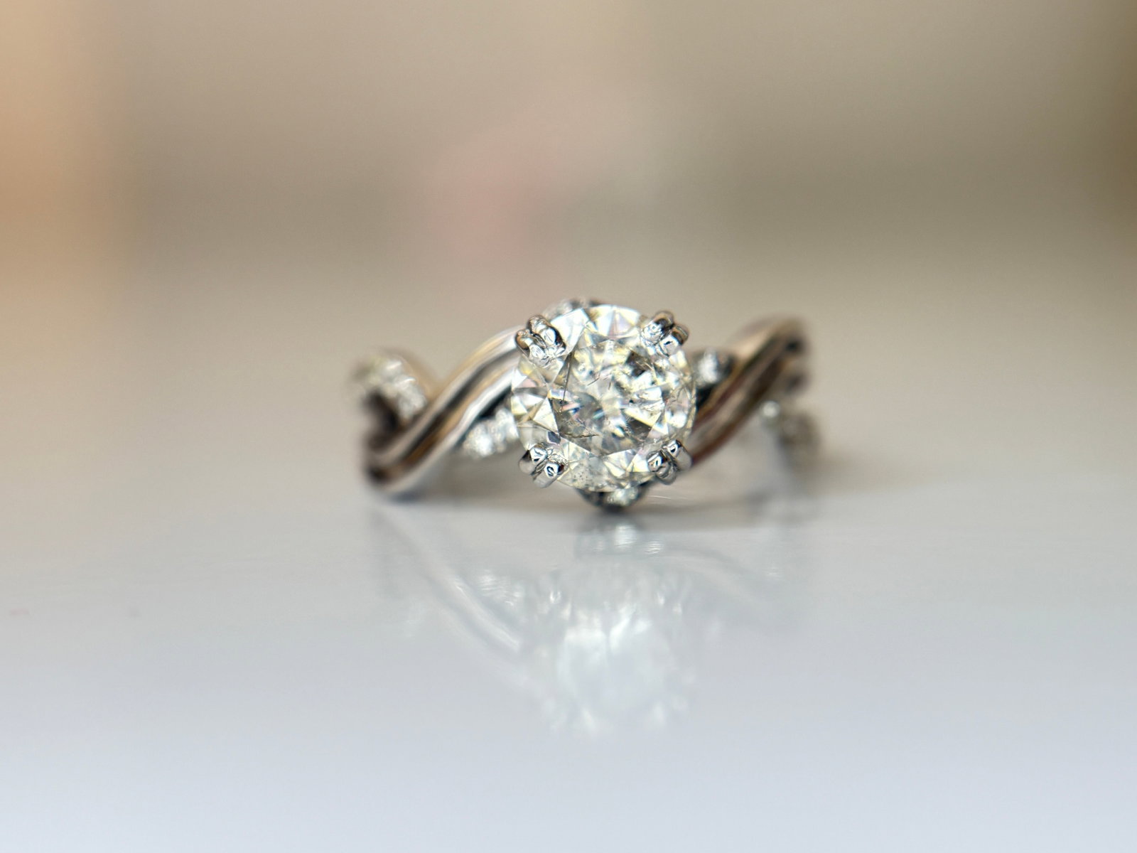 Beautiful 1.36ct Natural Diamond Ring With 18k White Gold (1 of 9)