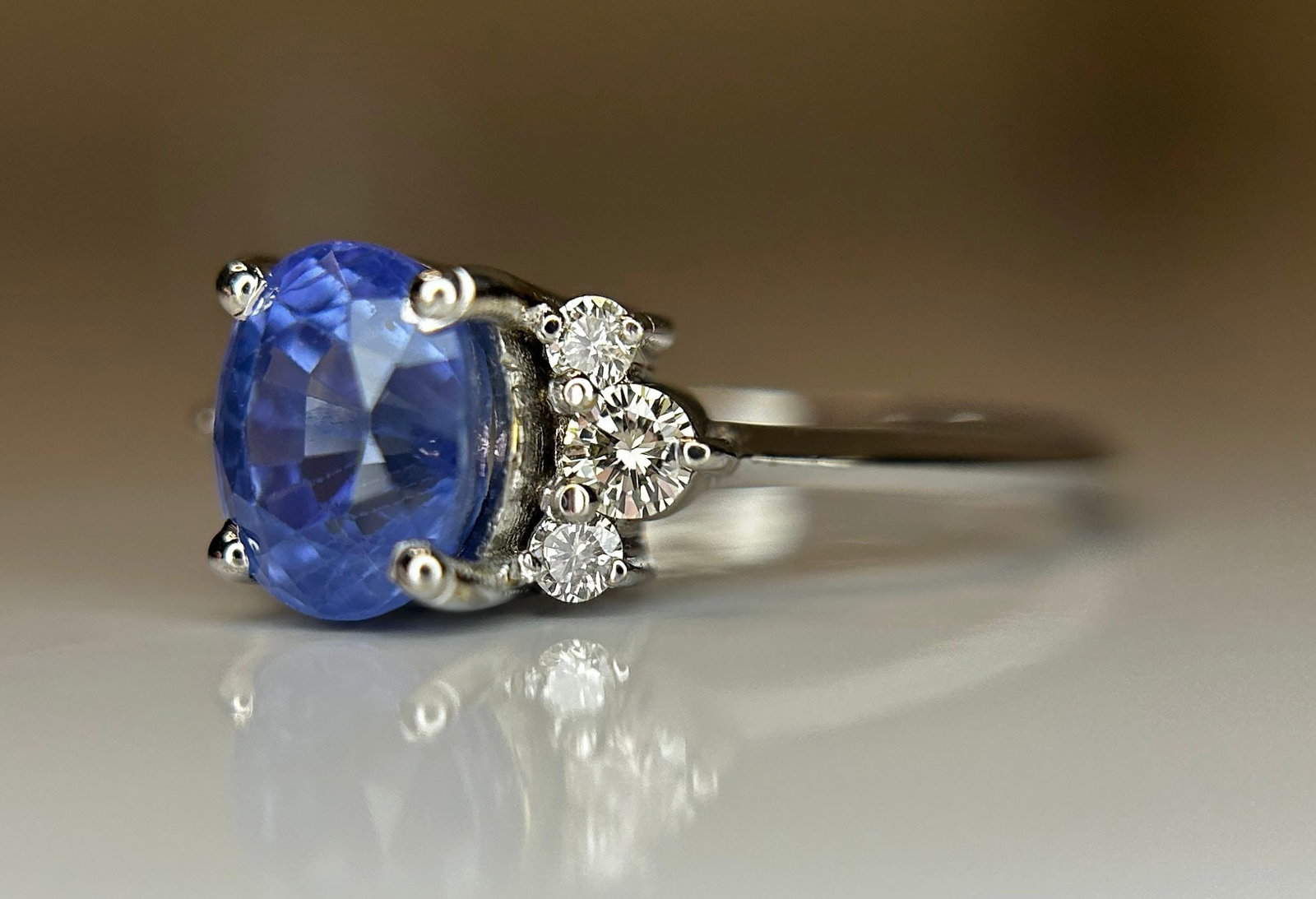 Beautiful 1.79 CT Natural Ceylon Blue Sapphire Diamonds & 18k Gold - 5