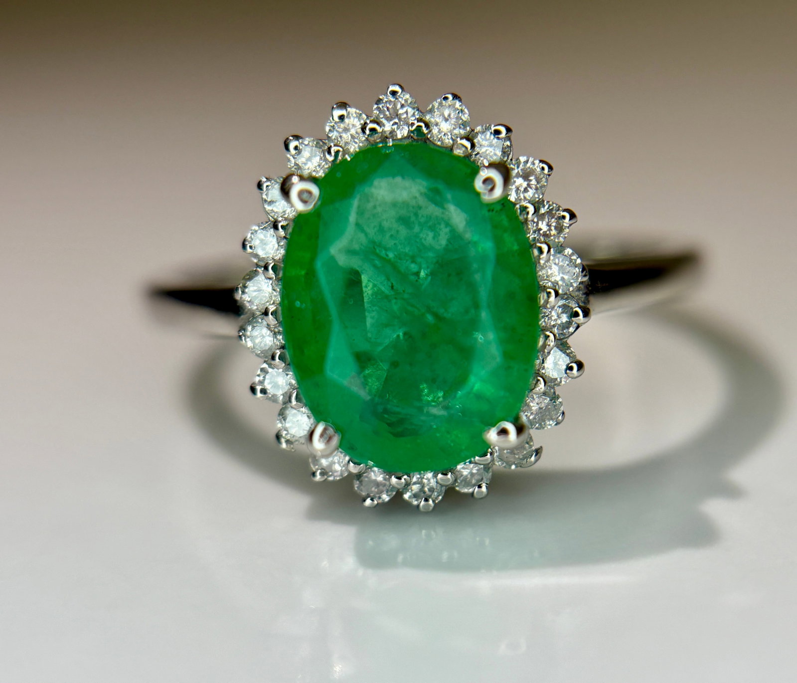 Beautiful 2.30 CT Natural Emerald Ring With Natural Diamonds & Platinum 950: Title: Beautiful 2.30 CT Natural Emerald Ring With Natural Diamonds & Platinum 950 Description: Beautiful 2.30 CT Natural Emerald Ring With Natural Diamonds & Platinum 950 Description: Total