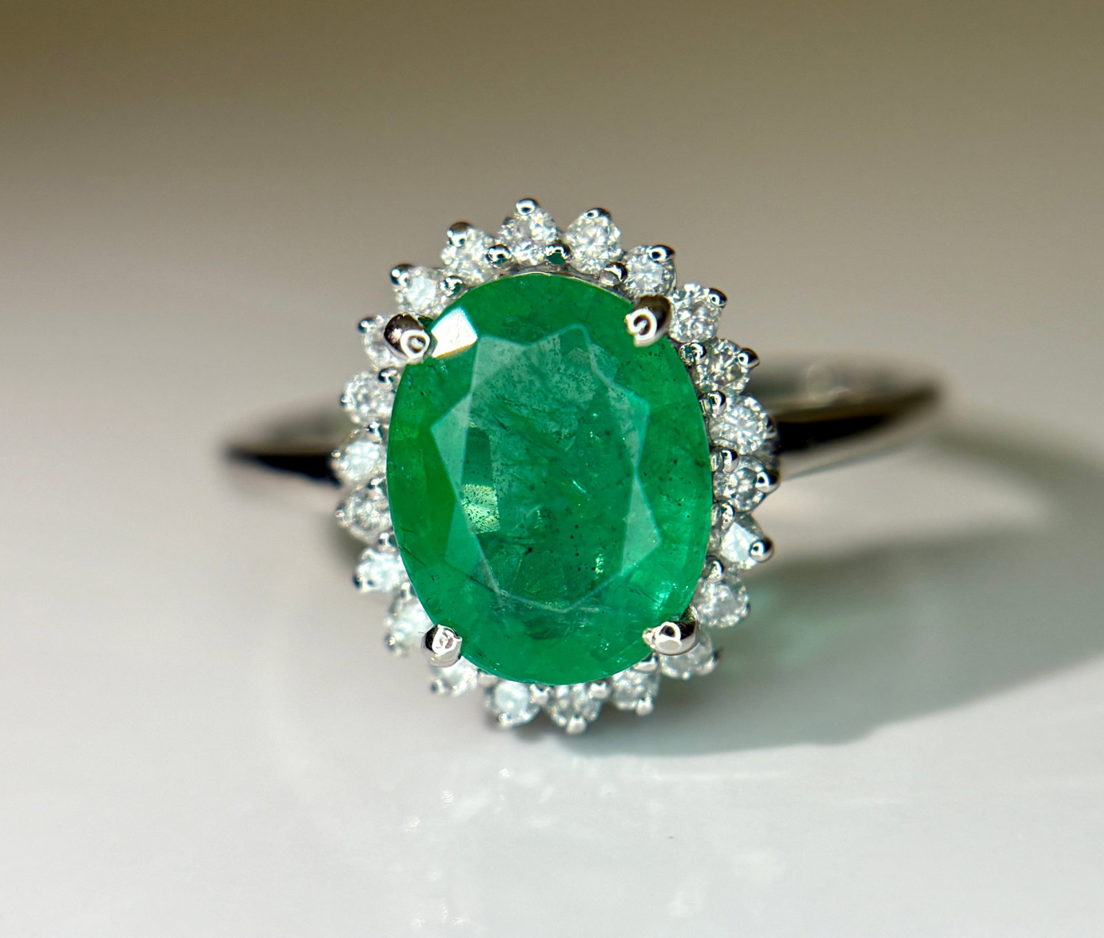Beautiful 2.30 CT Natural Emerald Ring With Natural Diamonds & Platinum 950 - 2