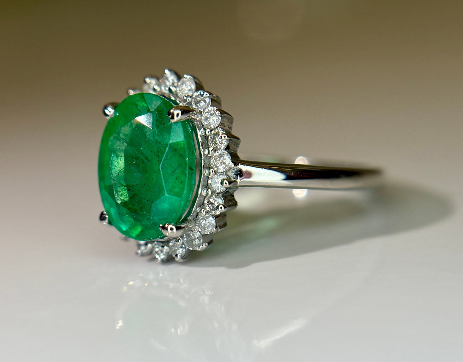 Beautiful 2.30 CT Natural Emerald Ring With Natural Diamonds & Platinum 950 - 5
