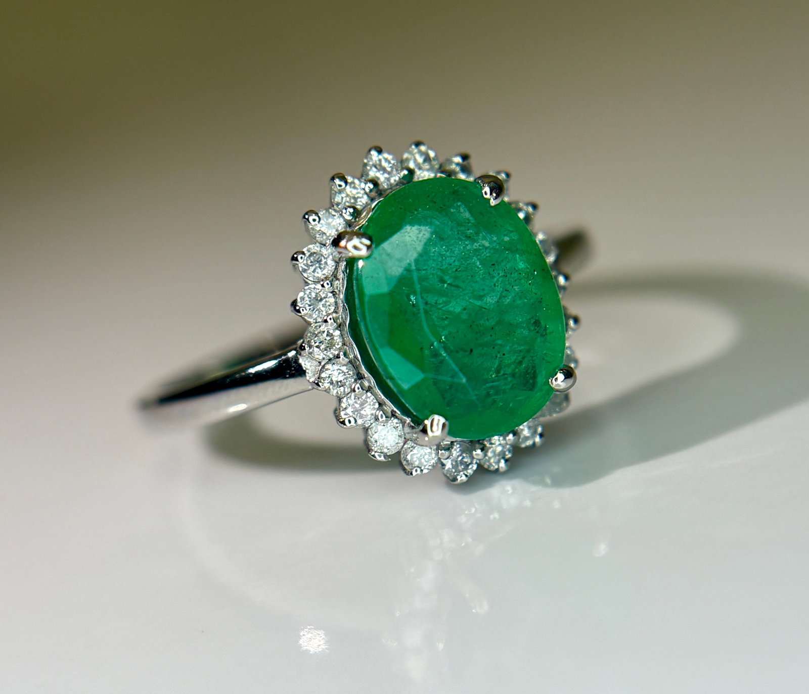 Beautiful 2.30 CT Natural Emerald Ring With Natural Diamonds & Platinum 950 - 9