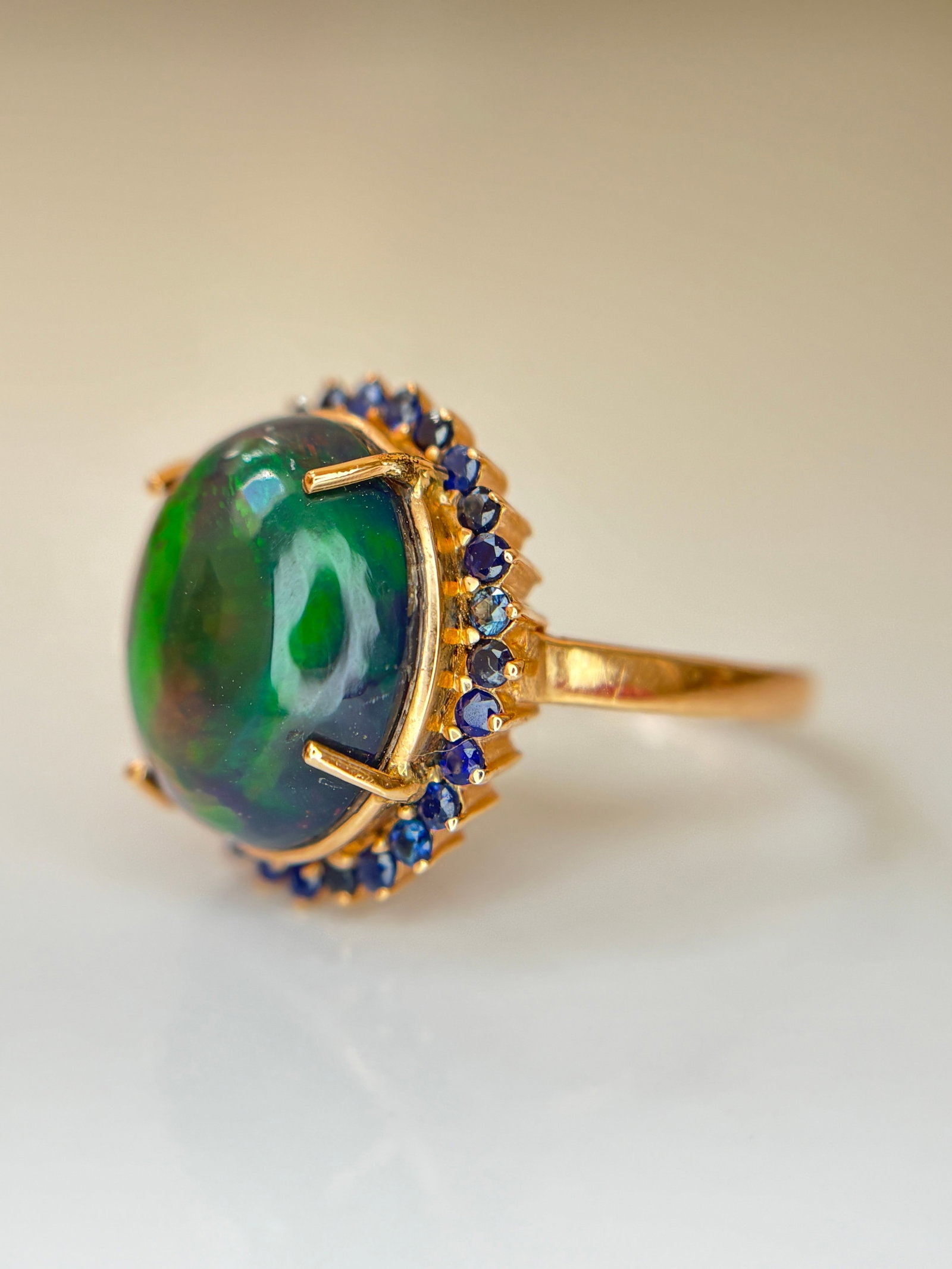 Beautiful Natural 3.40Ct Black Opal Ring With Natural Blue Sapphire and 18k Gold - 4