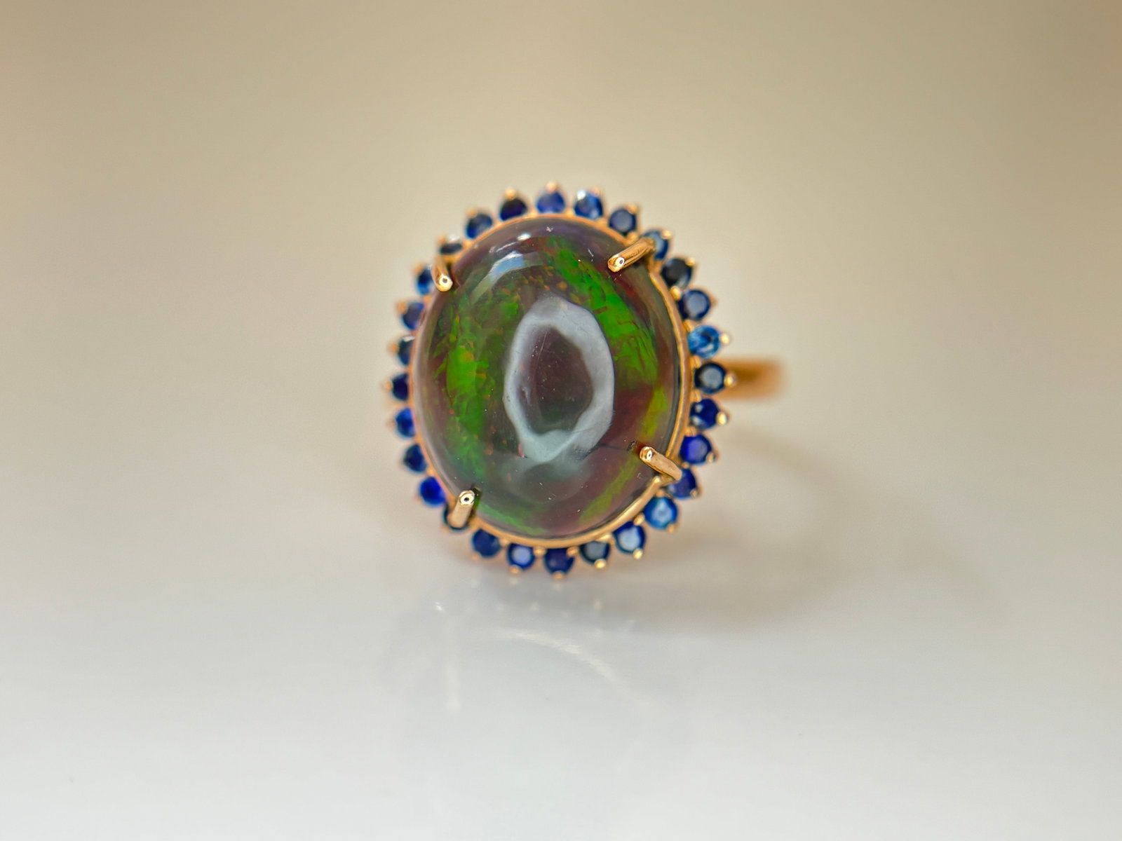 Beautiful Natural 3.40Ct Black Opal Ring With Natural Blue Sapphire and 18k Gold - 7