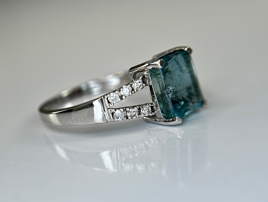Beautiful Natural Rare Blue Emerald 2.39 CT With Natural Diamonds & 18k Gold - 5