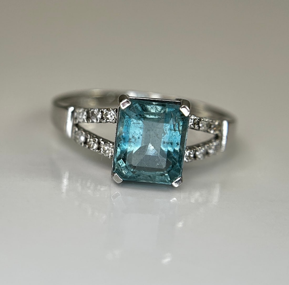 Beautiful Natural Rare Blue Emerald 2.39 CT With Natural Diamonds & 18k Gold - 9