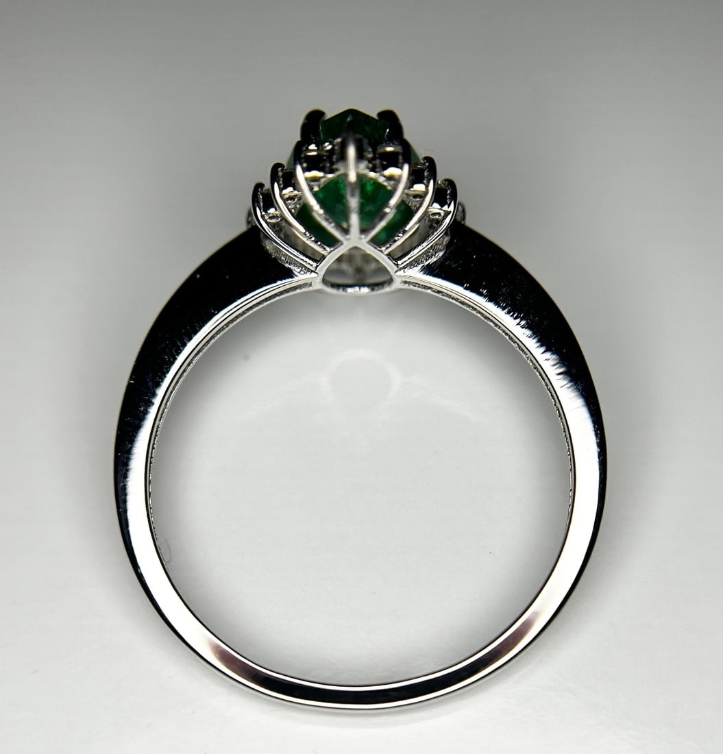Beautiful 1.18ct Natural Emerald With Natural Diamonds & 18k Gold - 5