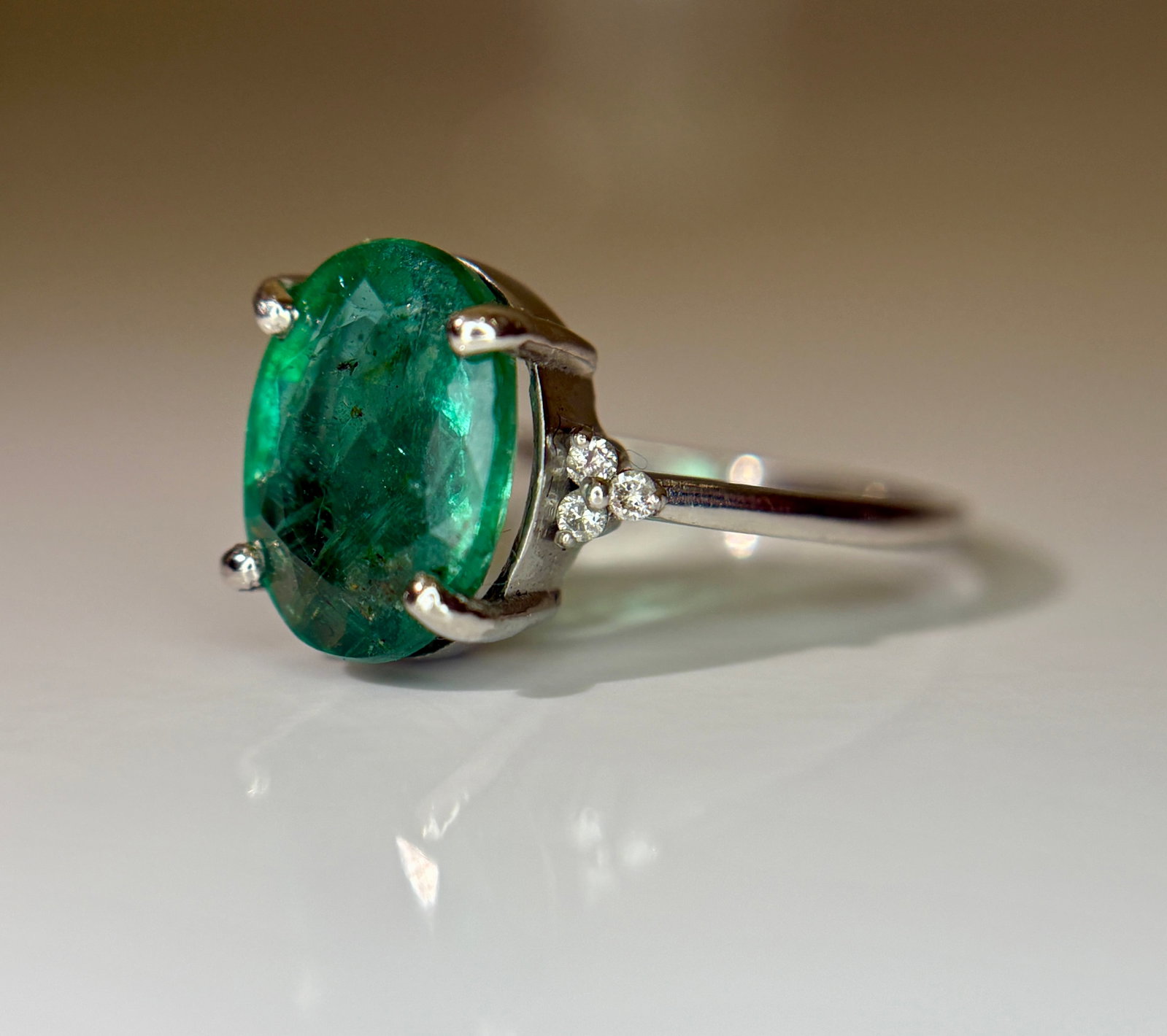 Beautiful 2.77 CT Natural Emerald Ring With Natural Diamonds & Platinum 950 - 10