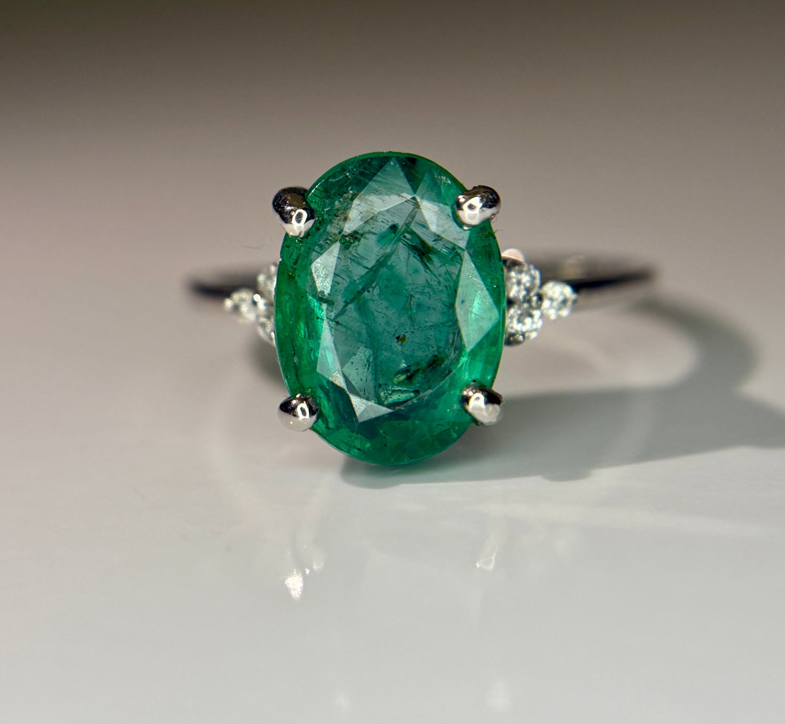 Beautiful 2.77 CT Natural Emerald Ring With Natural Diamonds & Platinum 950 - 3