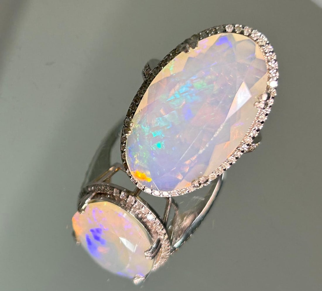 Beautiful Faceted 7.74 CT Natural Opal Ring With Natural Diamond & 18k Gold - 3