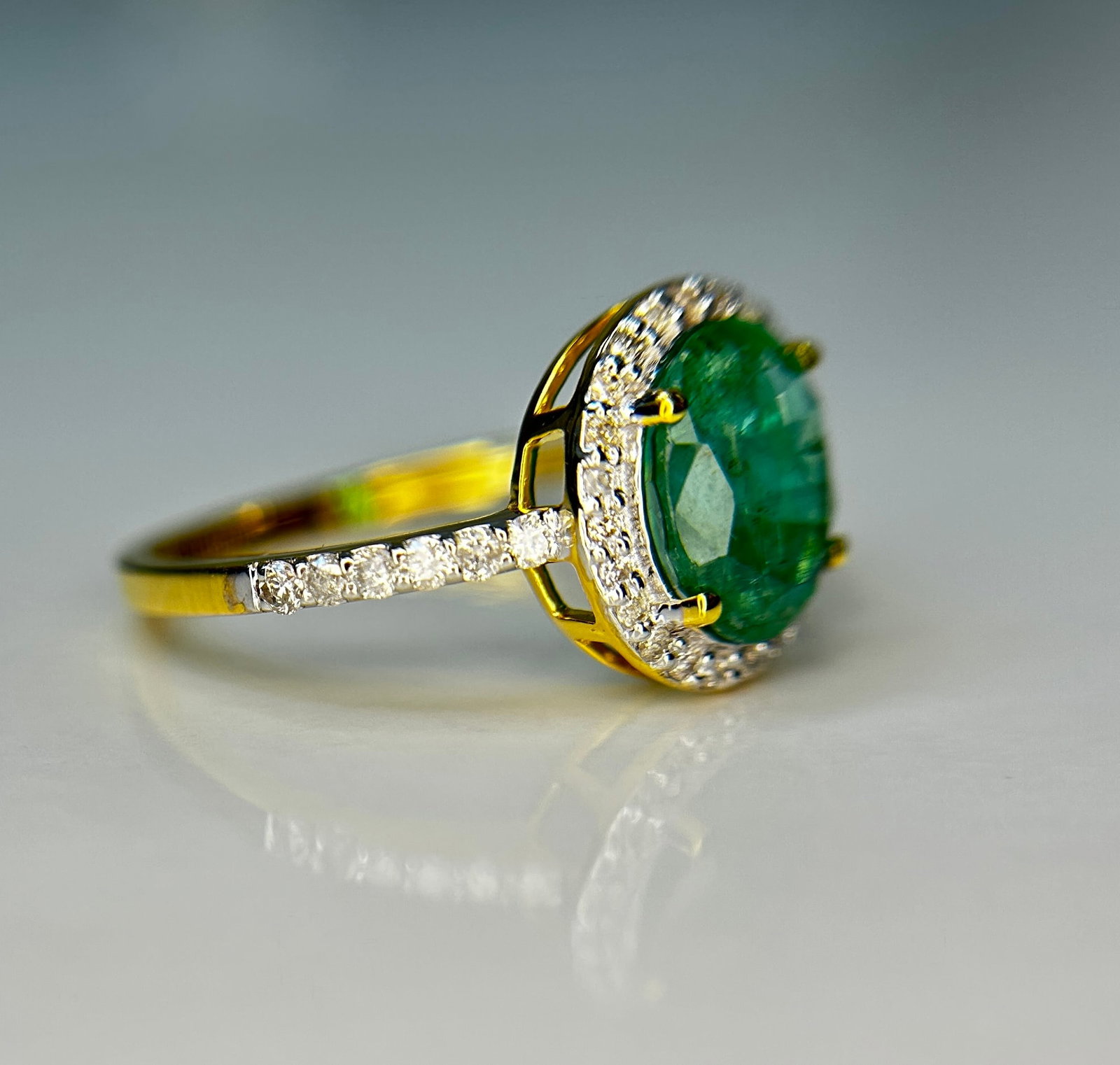 Beautiful Natural Emerald 1.40 CT With Natural Diamonds & 18k Gold - 7