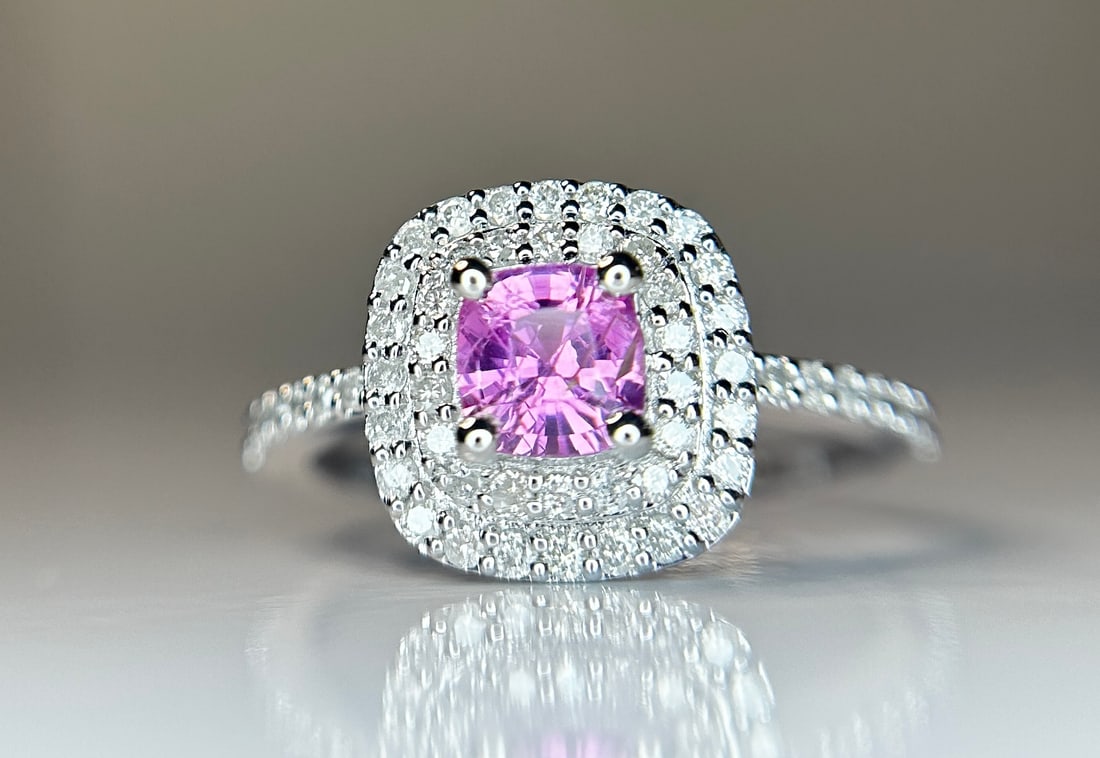 Beautiful 0.63 CT Unheated Ceylon Pink Sapphire With Natural Diamonds & 18k Gold - 2