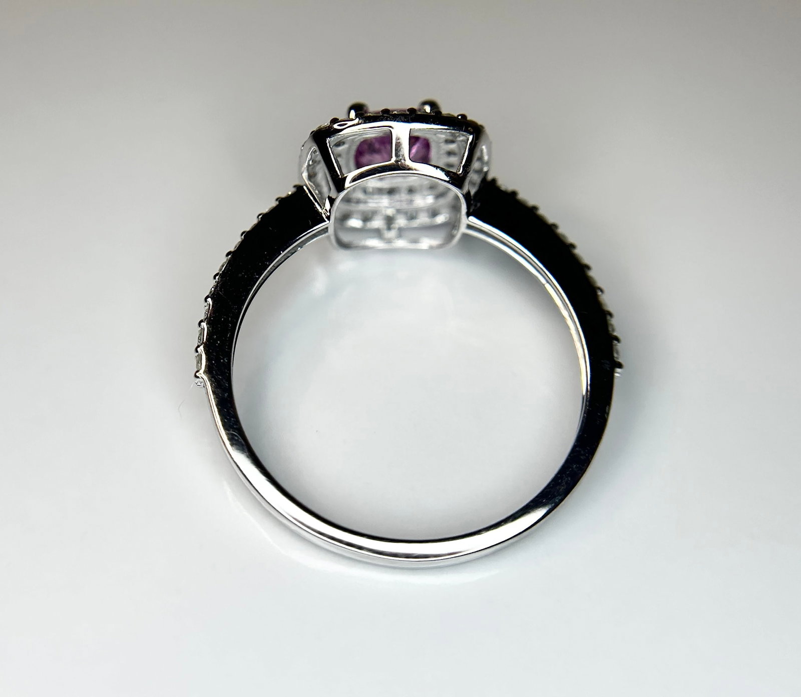 Beautiful 0.63 CT Unheated Ceylon Pink Sapphire With Natural Diamonds & 18k Gold - 5