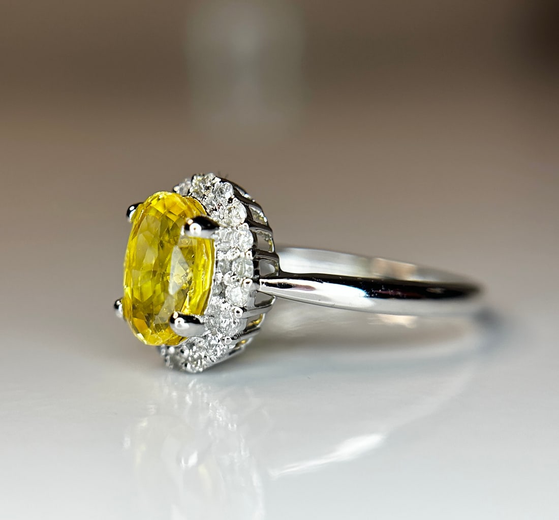 Beautiful 2.09 CT Unheated Yellow Sapphire With Natural Diamonds & 18k Gold - 3