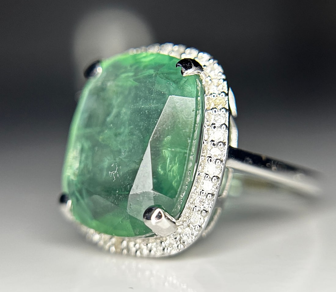 Beautiful 10.04 ct Natural Emerald With Natural Diamonds & 18k Gold - 3