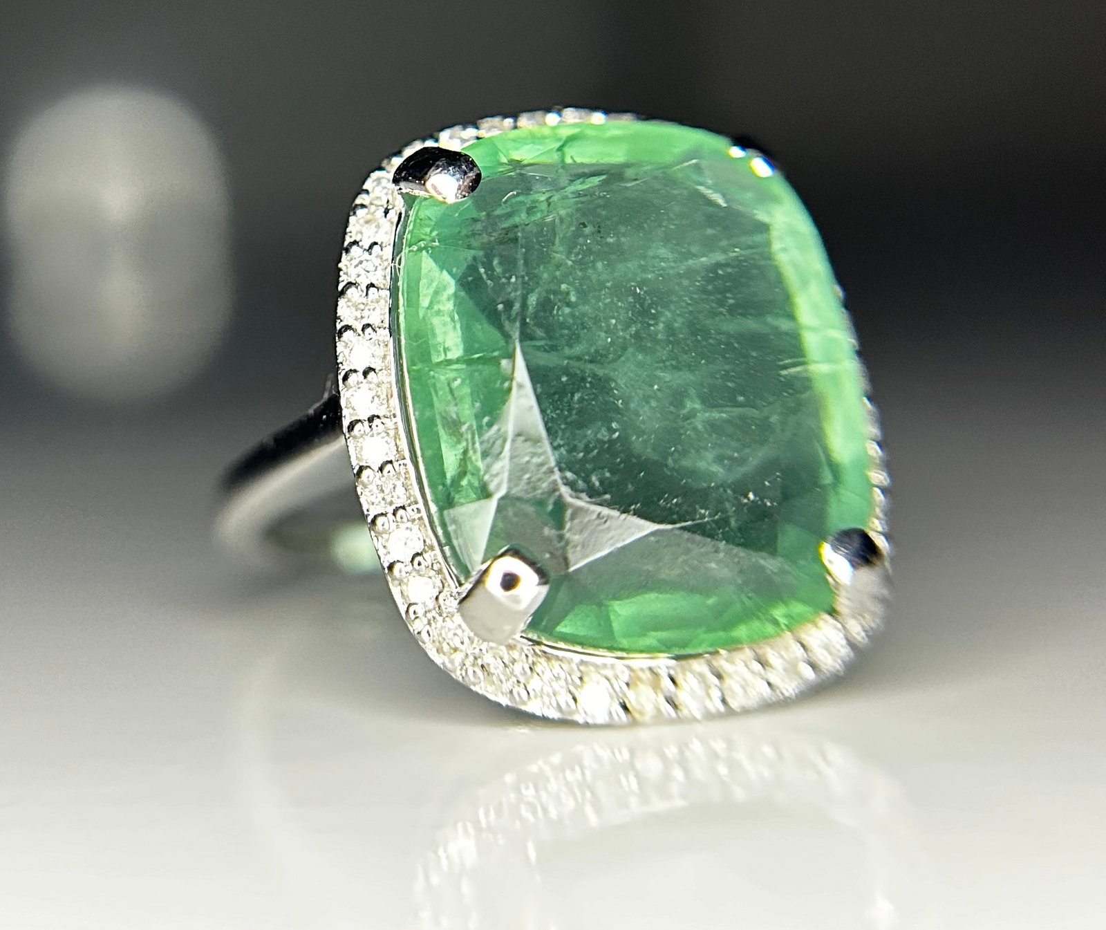 Beautiful 10.04 ct Natural Emerald With Natural Diamonds & 18k Gold - 8