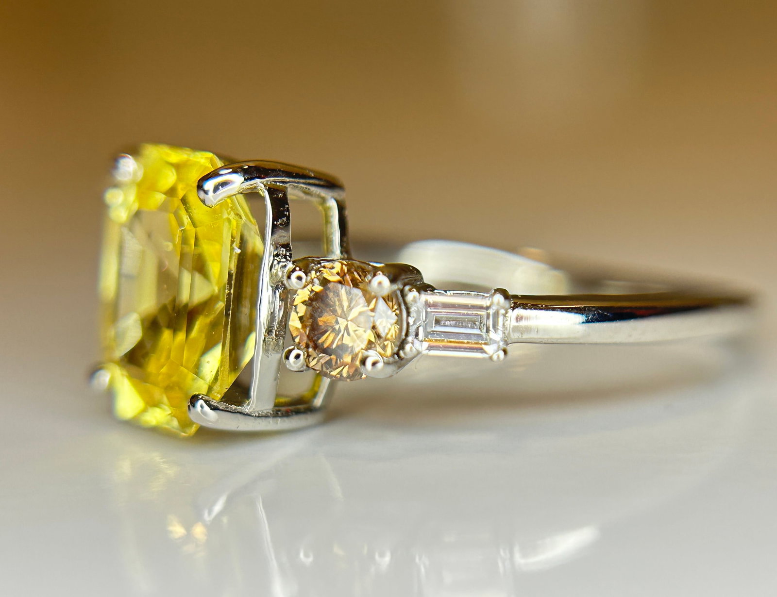 Beautiful 2.34ct Unheated Untreated Natural Ceylon Yellow Sapphire Diamonds & 950 Platinum - 4