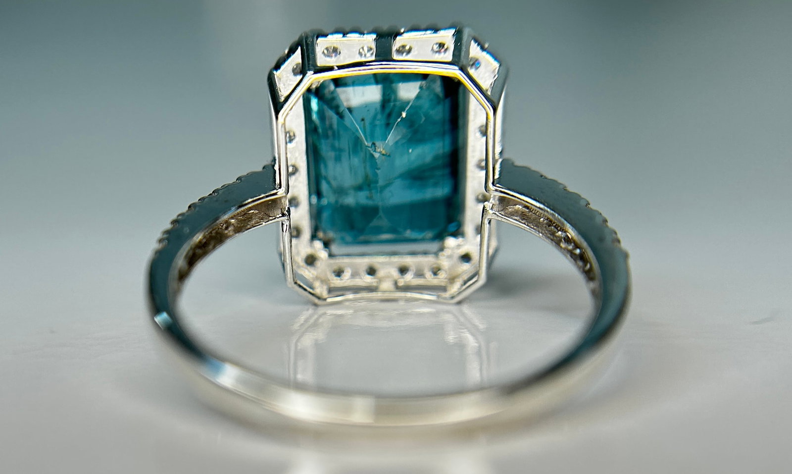 Beautiful Natural Emerald 4.27 CT With Natural Diamonds & 18k Gold - 5