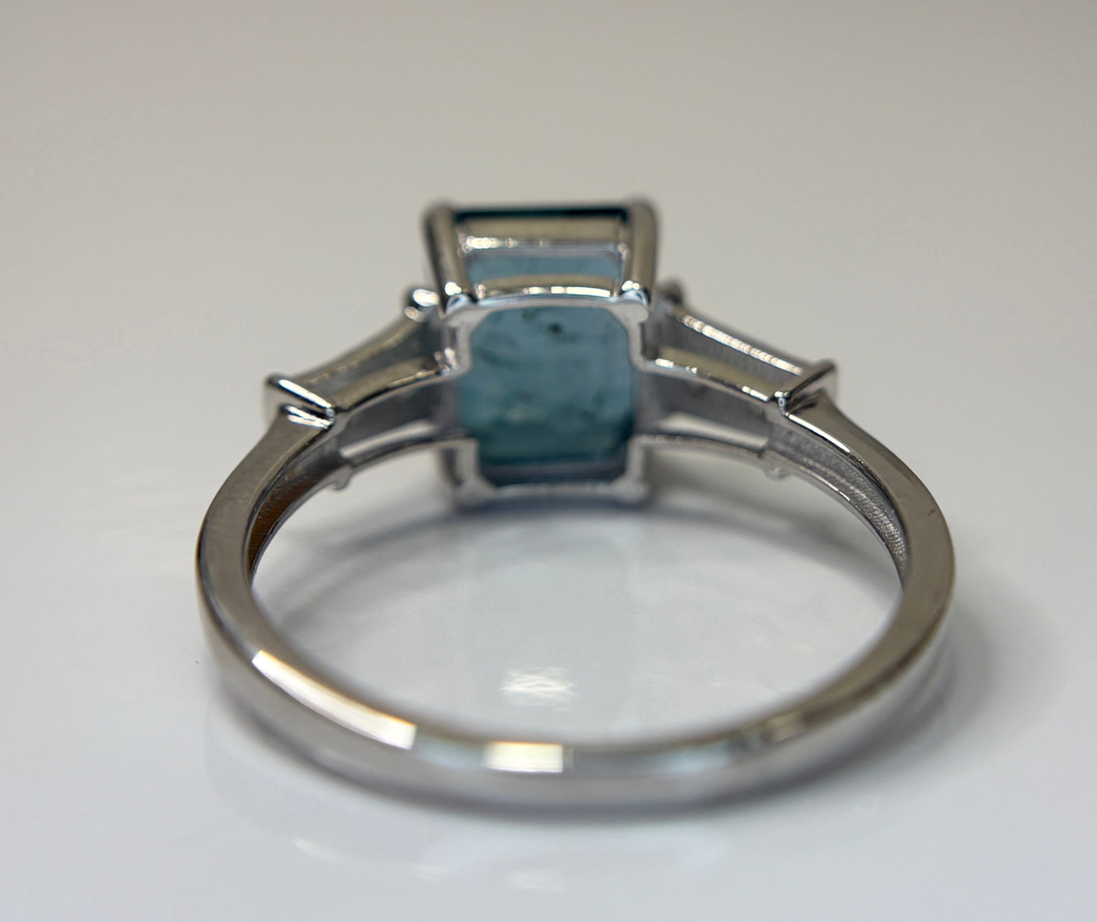 Beautiful 2.10 CT Natural Emerald With Natural Diamonds & 18k Gold - 6