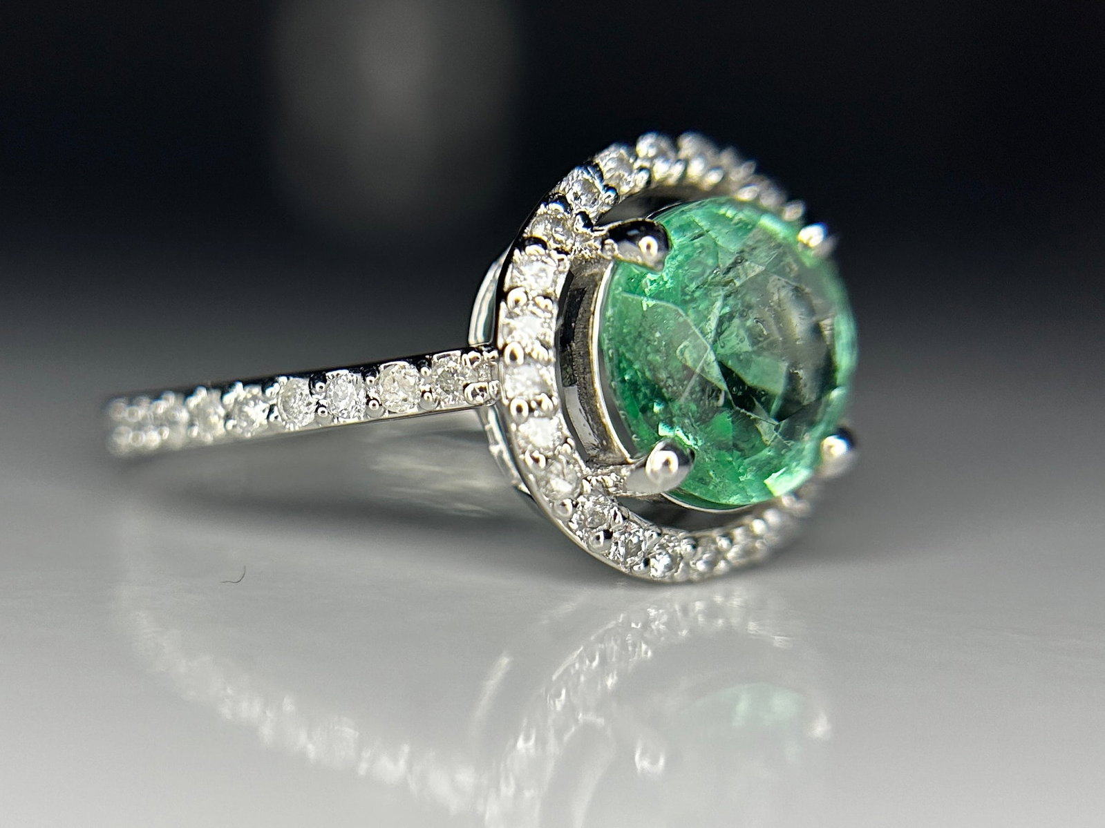 Beautiful 2.07 ct Natural Emerald With Natural Diamonds & 18k Gold - 5