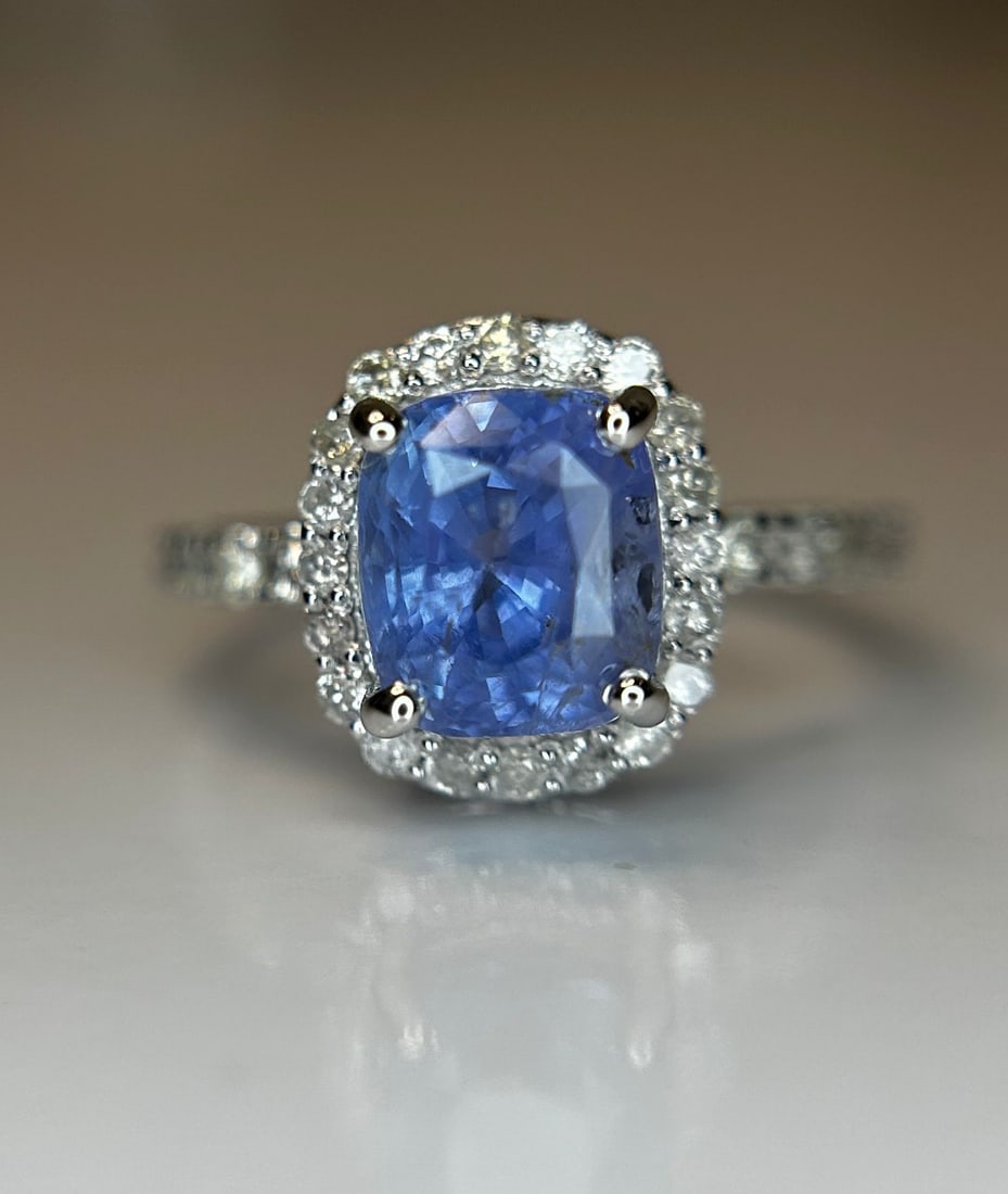 2.74 CT Unheated/Untreated Ceylon Cornflour Blue Sapphire Diamonds & 18k Gold - 10