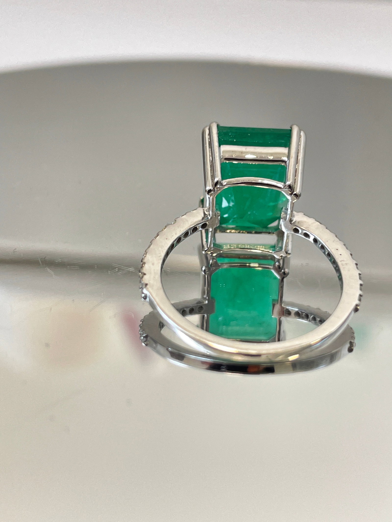 Beautiful 7.19CT Natural Emerald With Natural Diamonds & 18k White Gold - 6