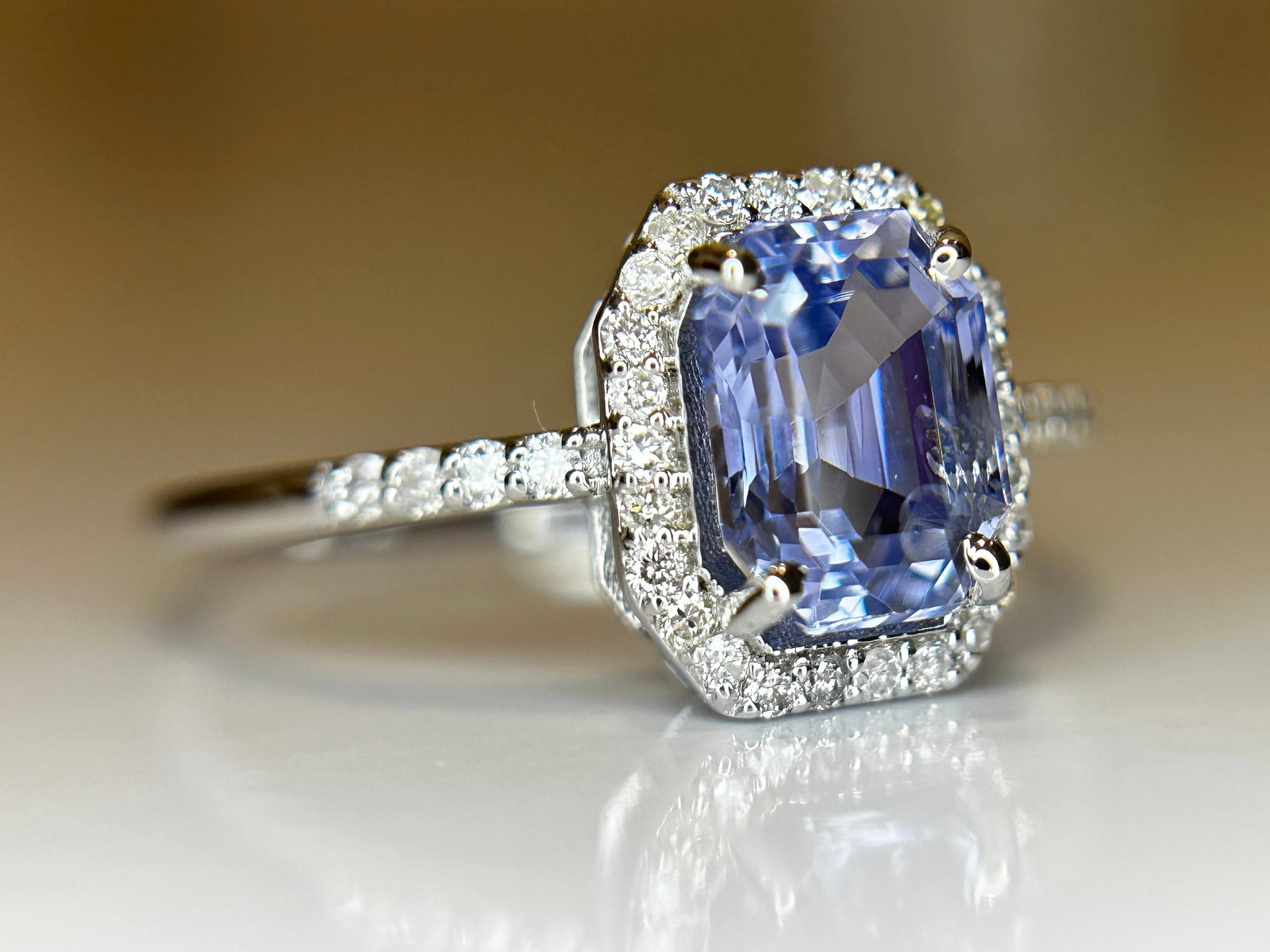 Beautiful 1.75 CT Unheated Ceylon Cornflour Blue Sapphire Diamonds & 18k Gold - 11
